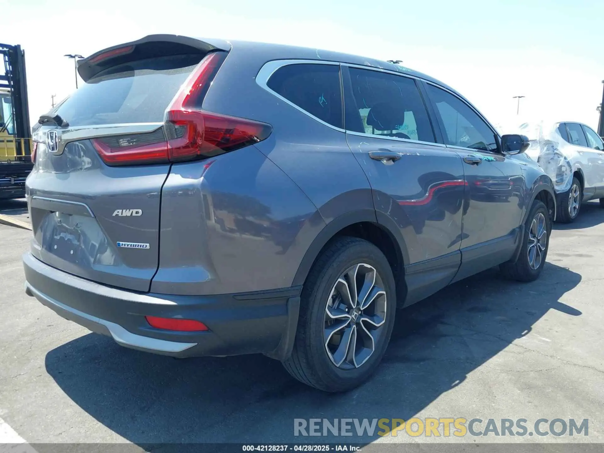 4 Photograph of a damaged car 5J6RT6H89NL042923 HONDA CR-V HYBRID 2022