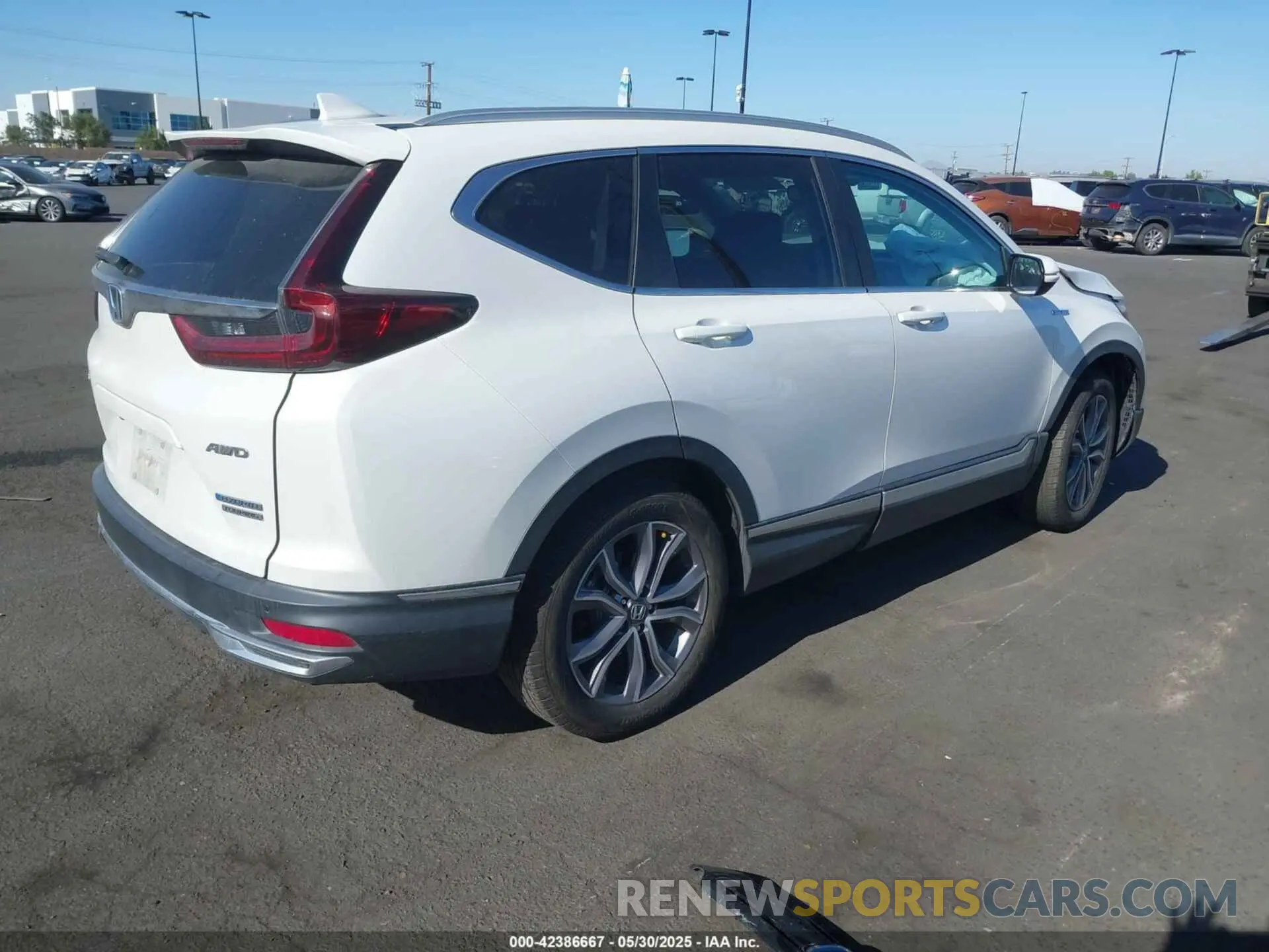 4 Photograph of a damaged car 5J6RT6H92NL003437 HONDA CR-V HYBRID 2022