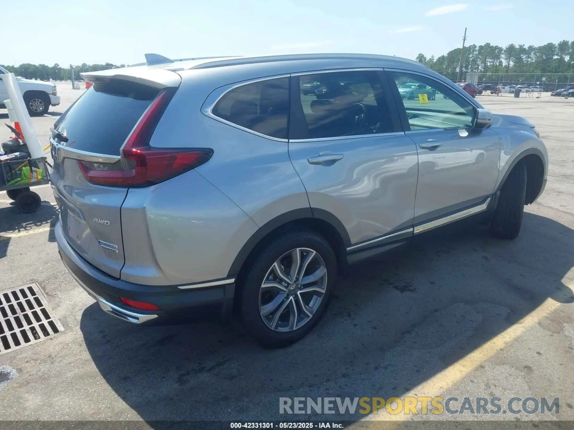 4 Photograph of a damaged car 5J6RT6H92NL004619 HONDA CR-V HYBRID 2022