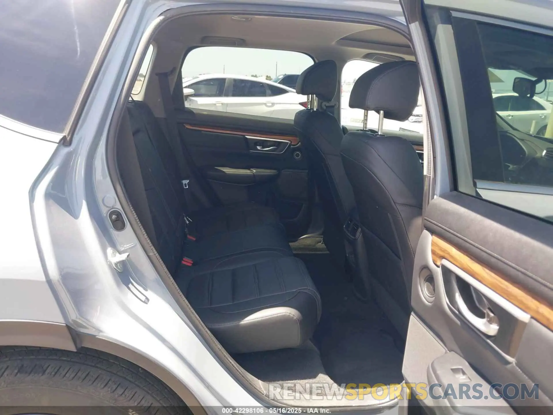 8 Photograph of a damaged car 5J6RT6H92NL025034 HONDA CR-V HYBRID 2022