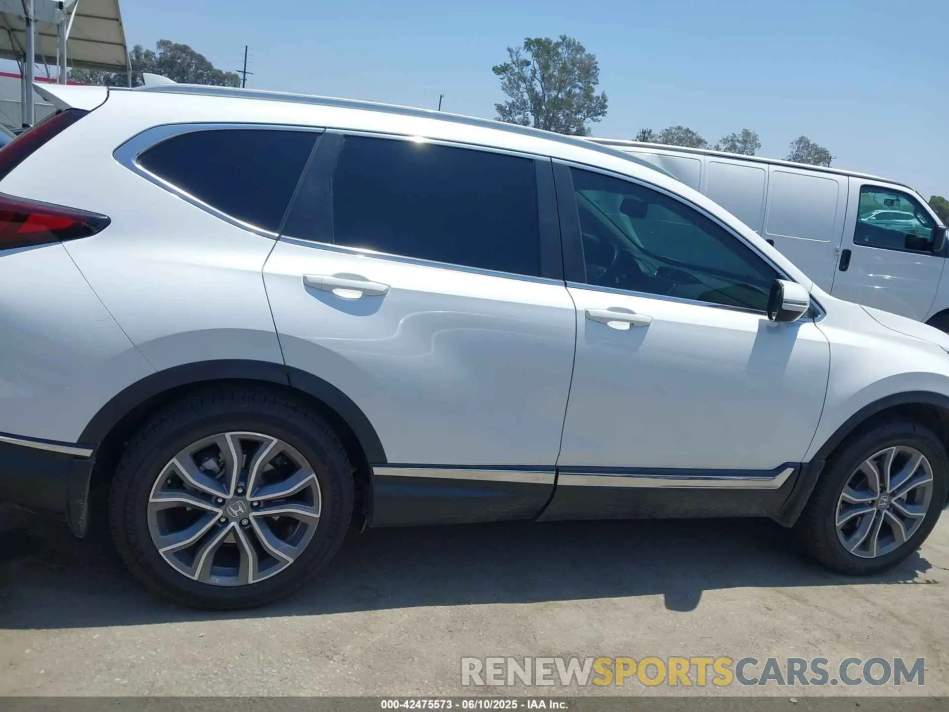 14 Photograph of a damaged car 5J6RT6H92NL037815 HONDA CR-V HYBRID 2022