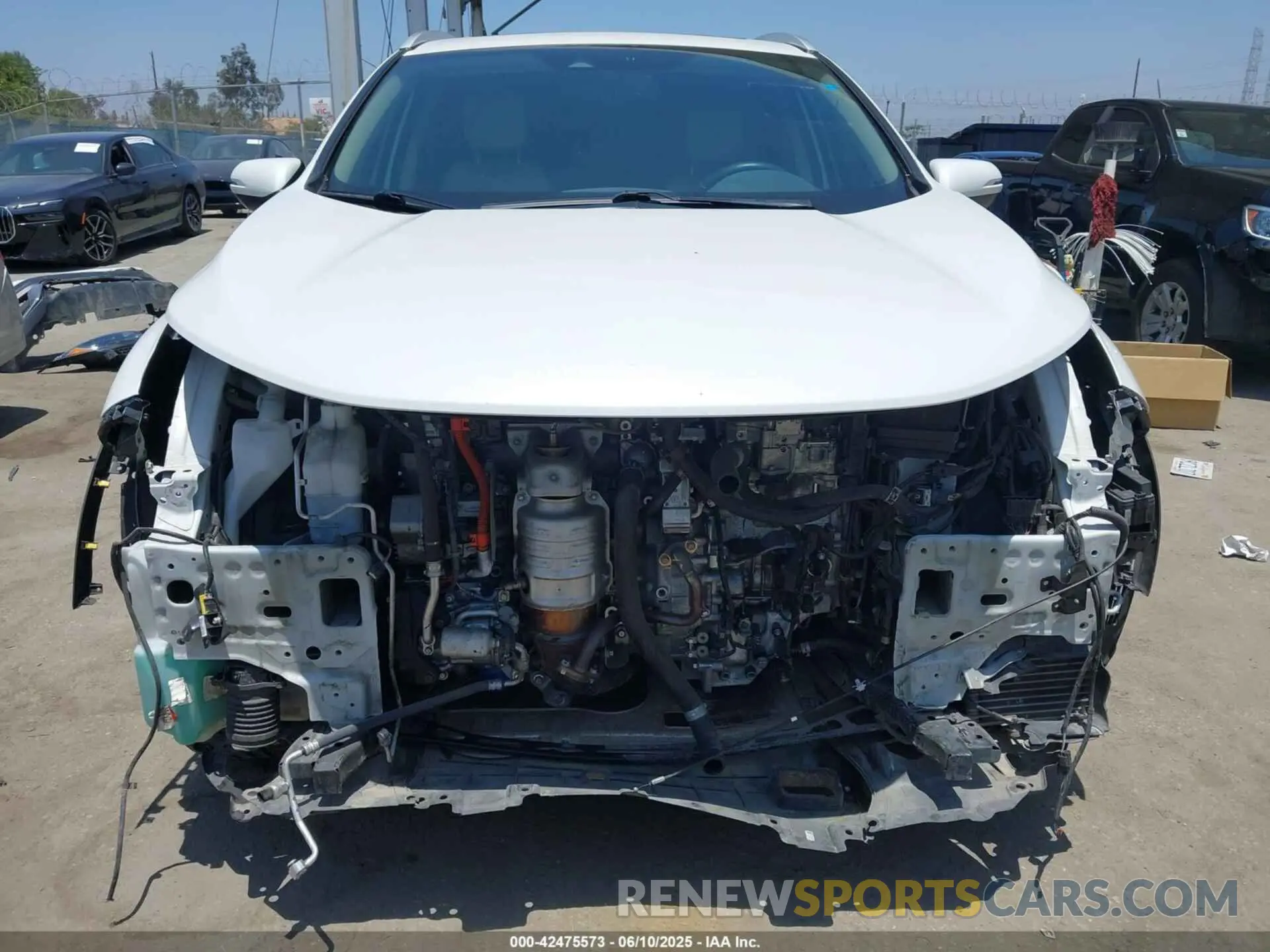 6 Photograph of a damaged car 5J6RT6H92NL037815 HONDA CR-V HYBRID 2022
