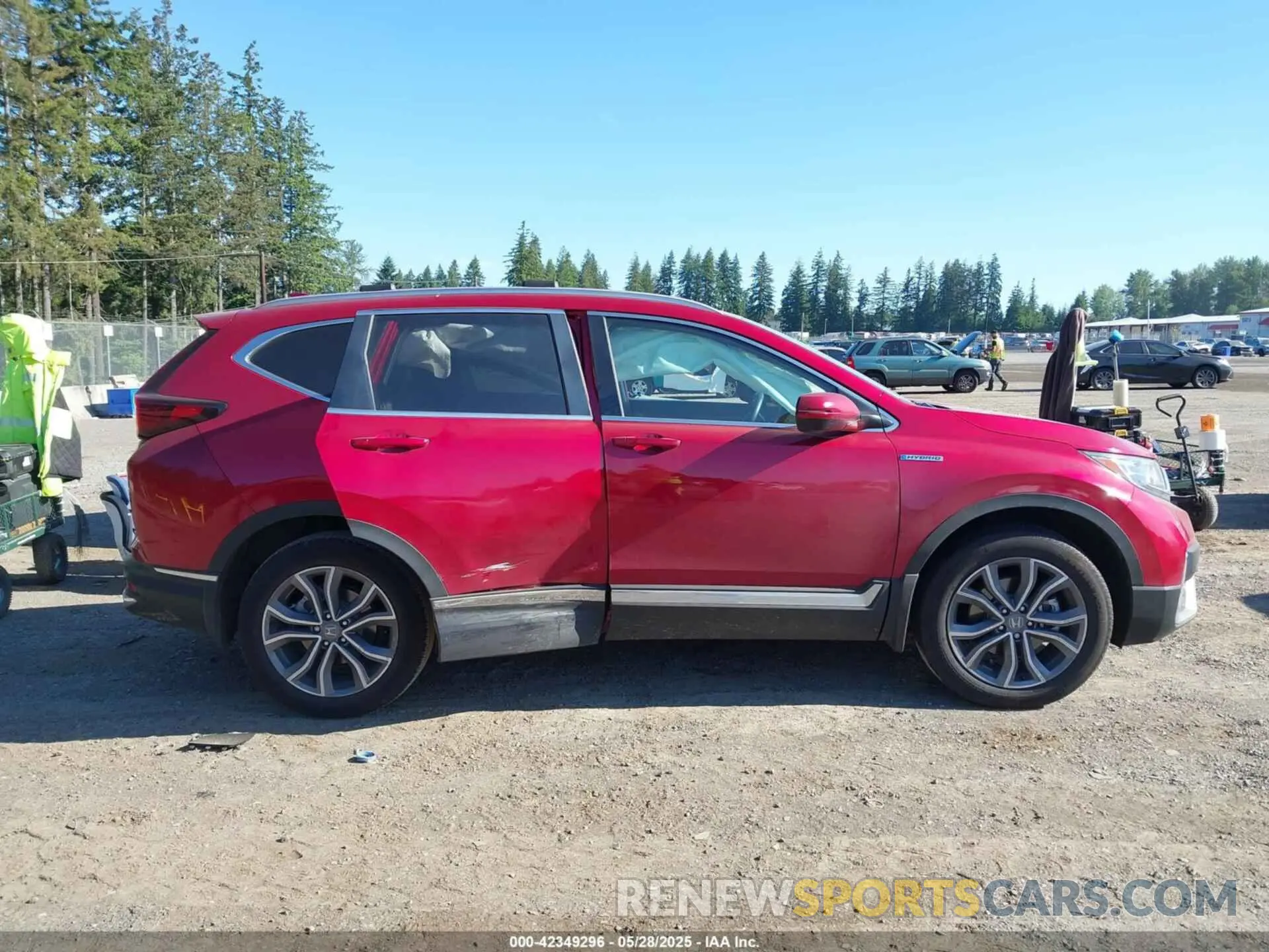 13 Photograph of a damaged car 5J6RT6H99NL039139 HONDA CR-V HYBRID 2022