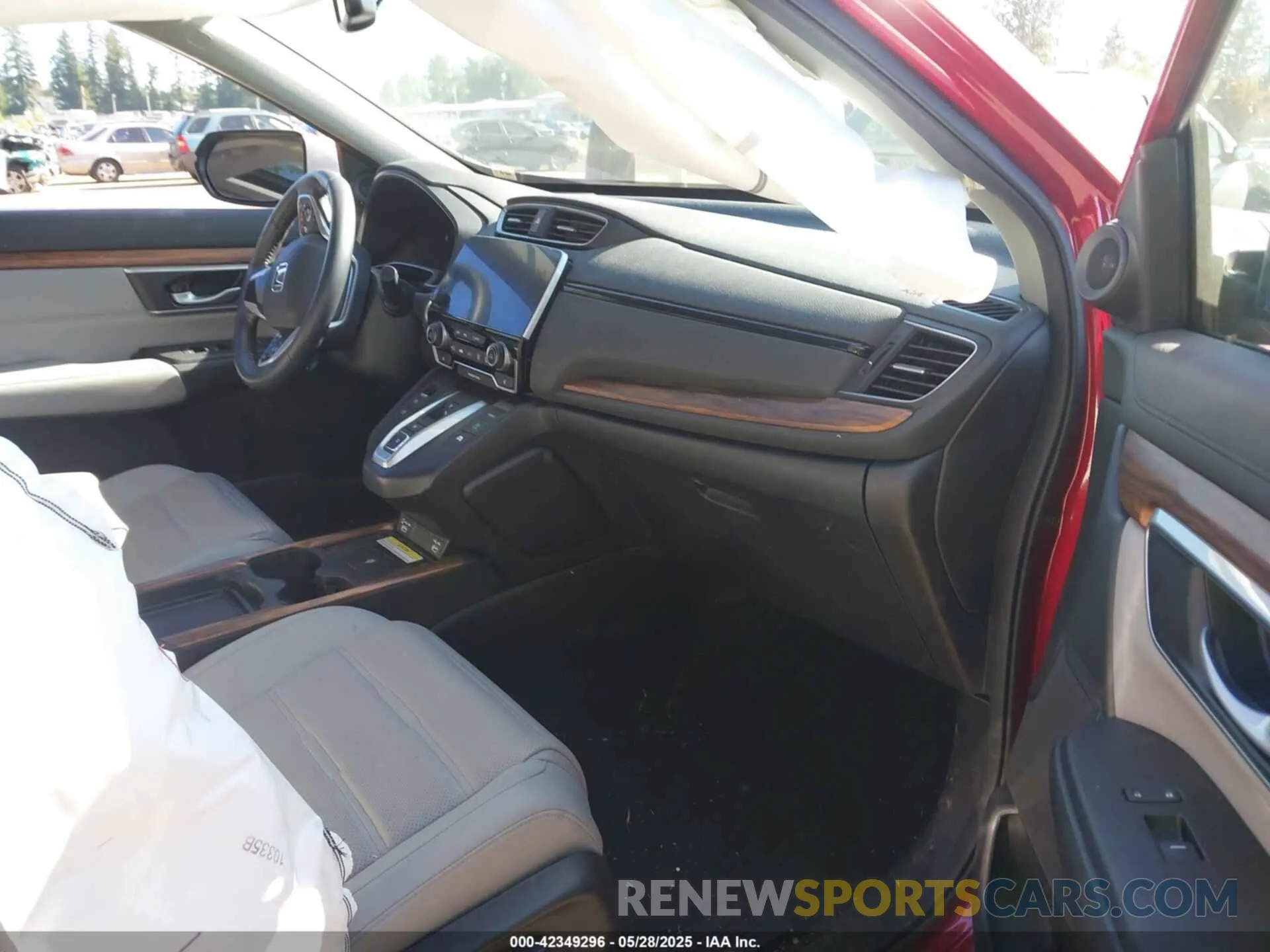 5 Photograph of a damaged car 5J6RT6H99NL039139 HONDA CR-V HYBRID 2022
