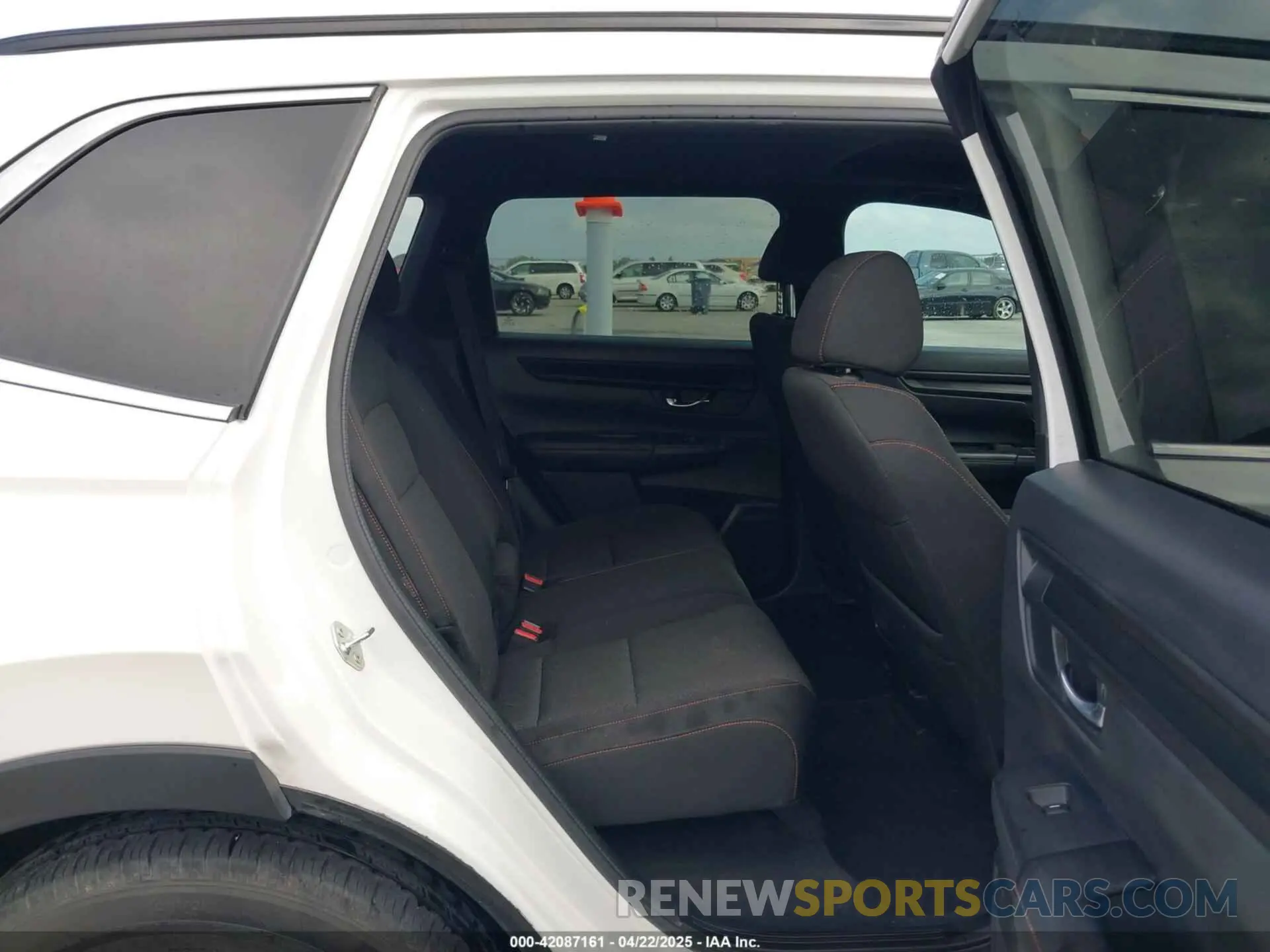8 Photograph of a damaged car 2HKRS5H50PH711225 HONDA CR-V HYBRID 2023