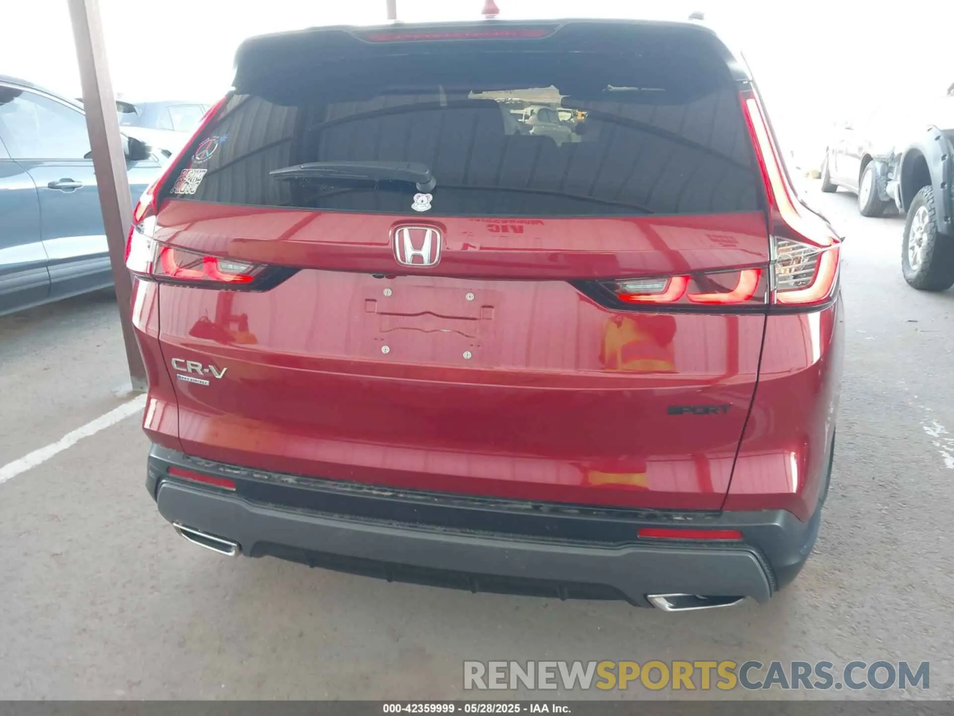 16 Photograph of a damaged car 2HKRS5H54PH710398 HONDA CR-V HYBRID 2023