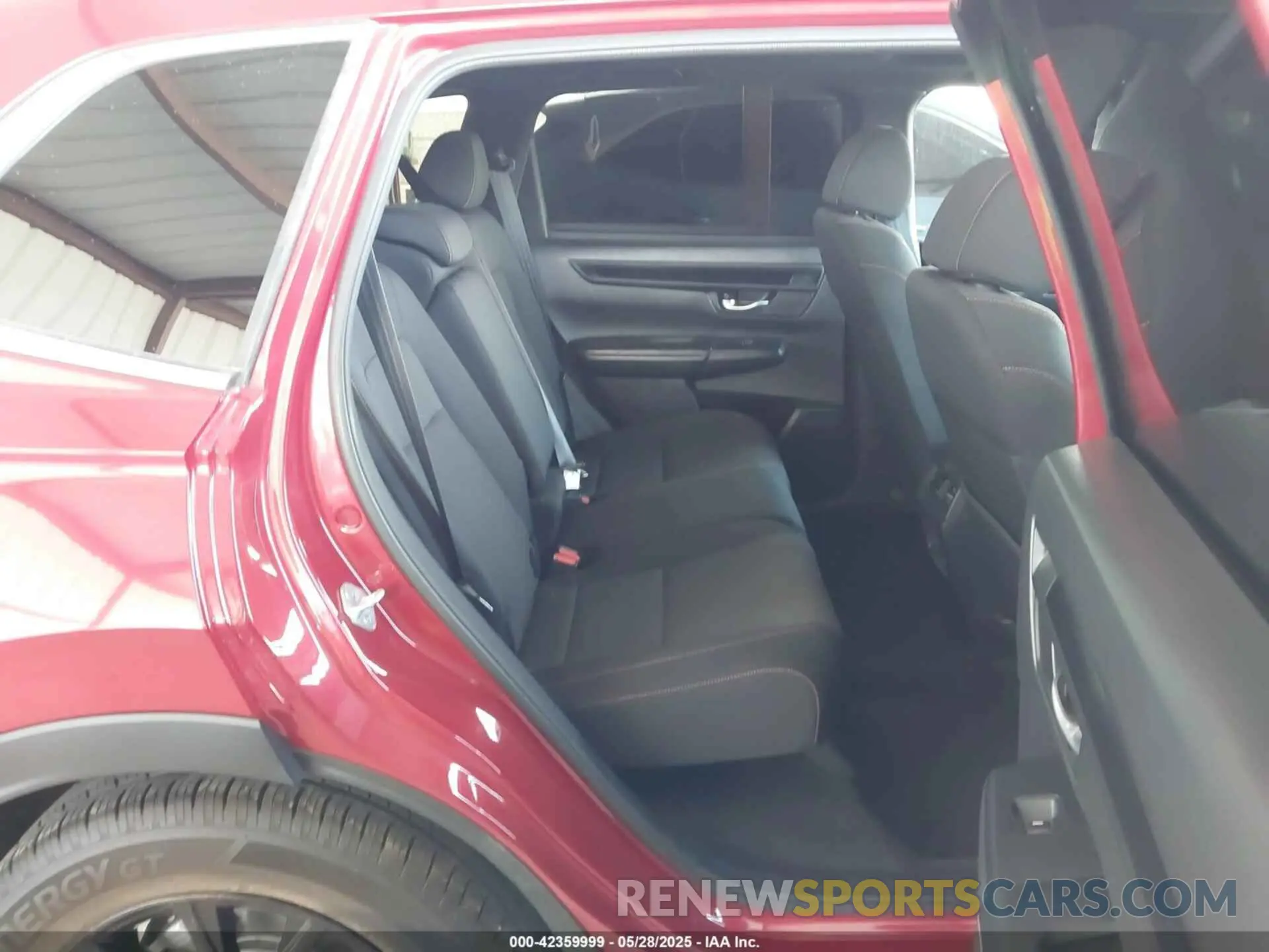 8 Photograph of a damaged car 2HKRS5H54PH710398 HONDA CR-V HYBRID 2023