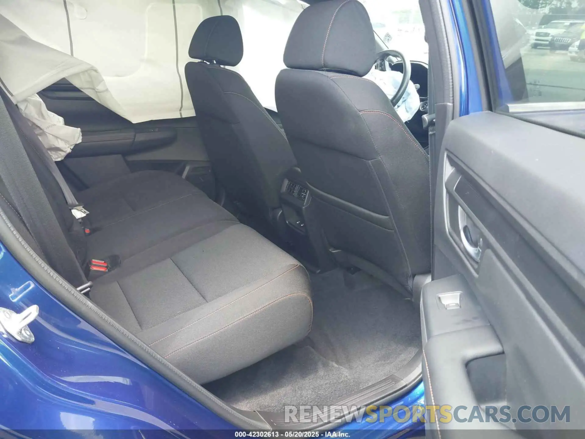 8 Photograph of a damaged car 2HKRS5H54PH715214 HONDA CR-V HYBRID 2023