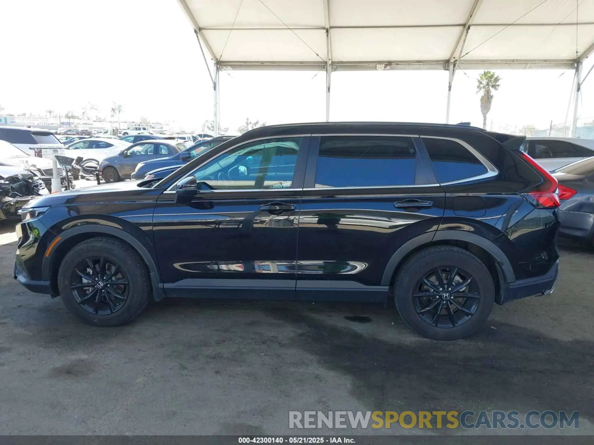 14 Photograph of a damaged car 2HKRS5H56PH714338 HONDA CR-V HYBRID 2023