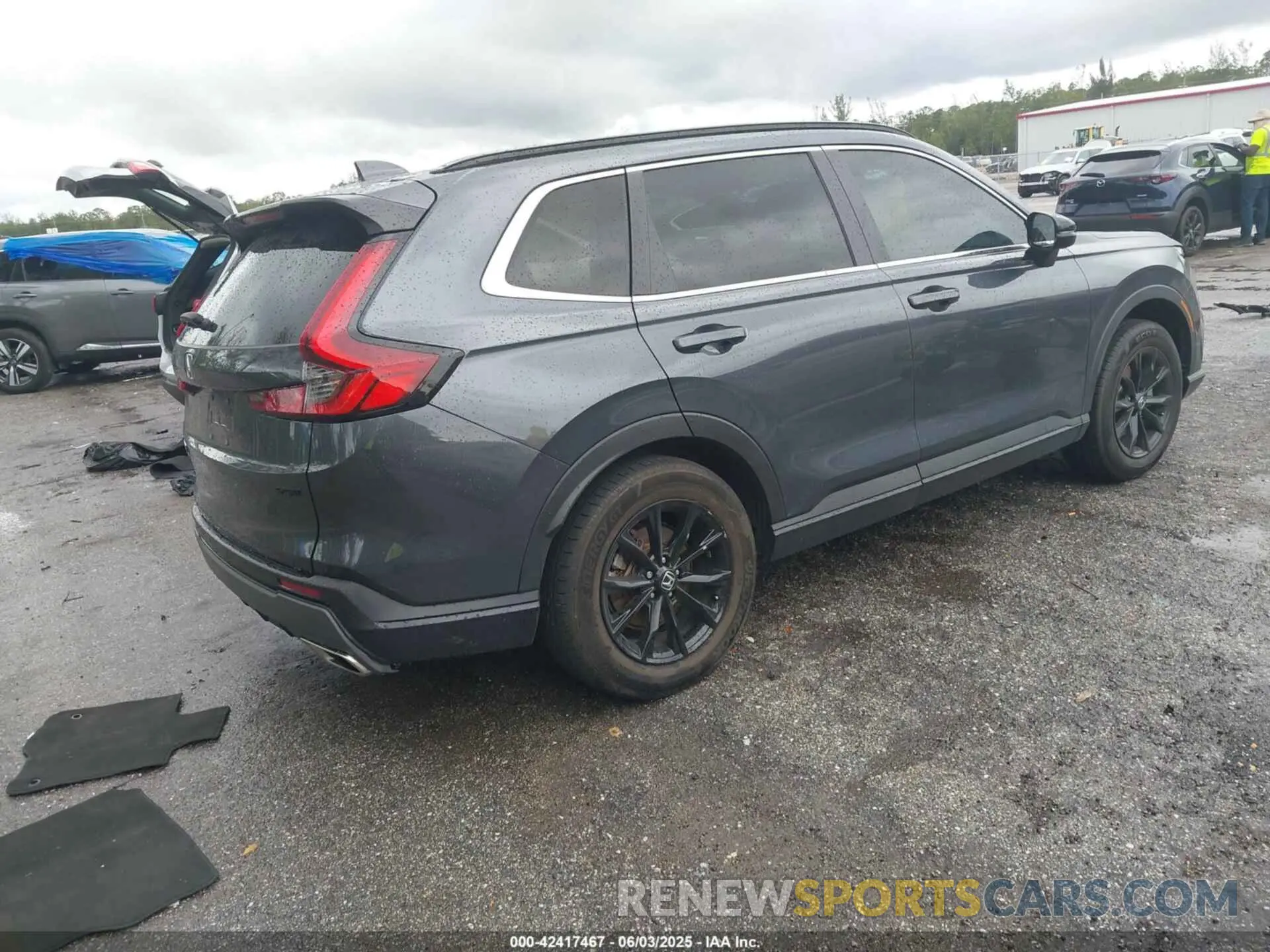4 Photograph of a damaged car 2HKRS5H57PH713330 HONDA CR-V HYBRID 2023