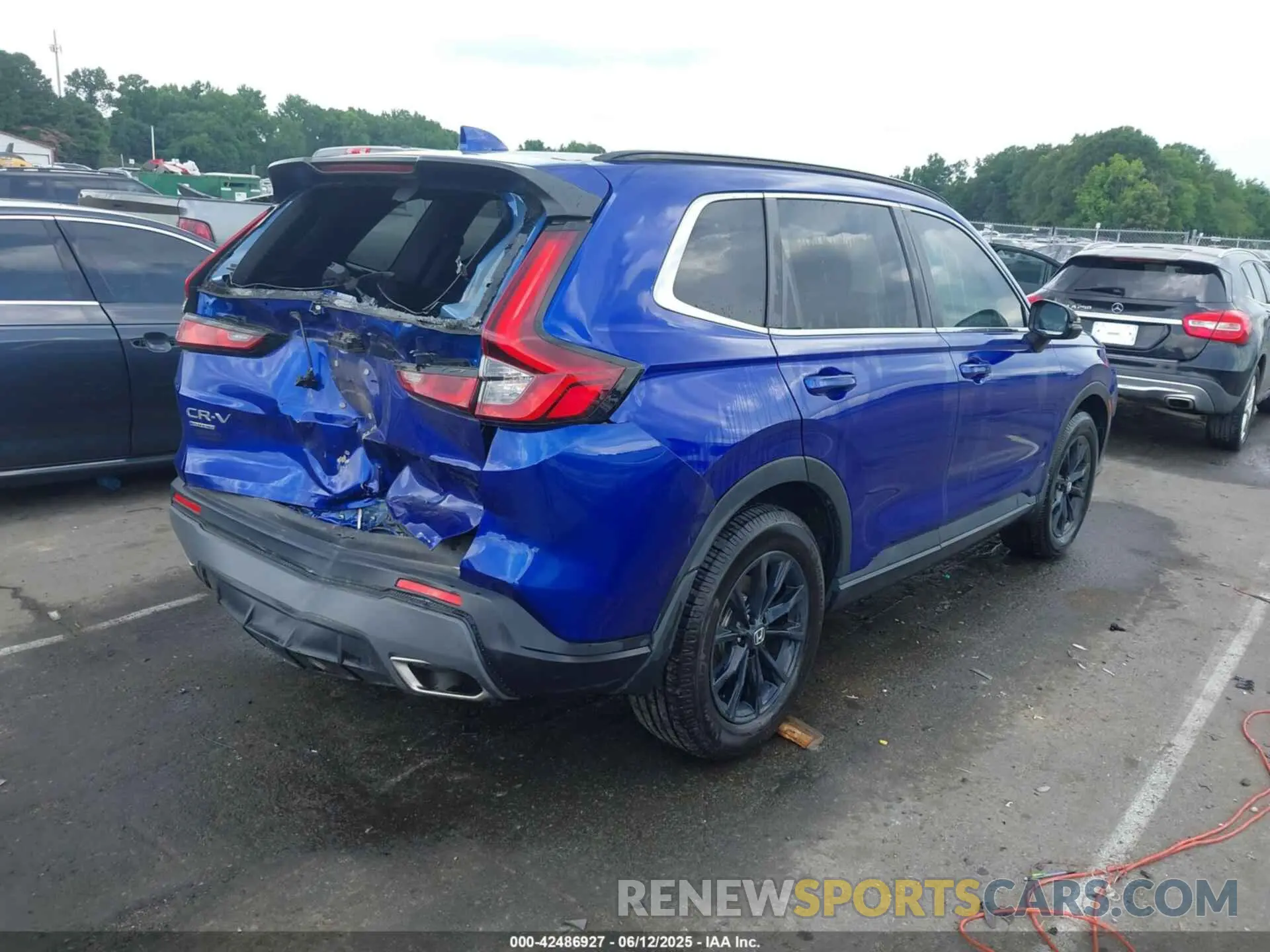 4 Photograph of a damaged car 2HKRS6H52PH811834 HONDA CR-V HYBRID 2023