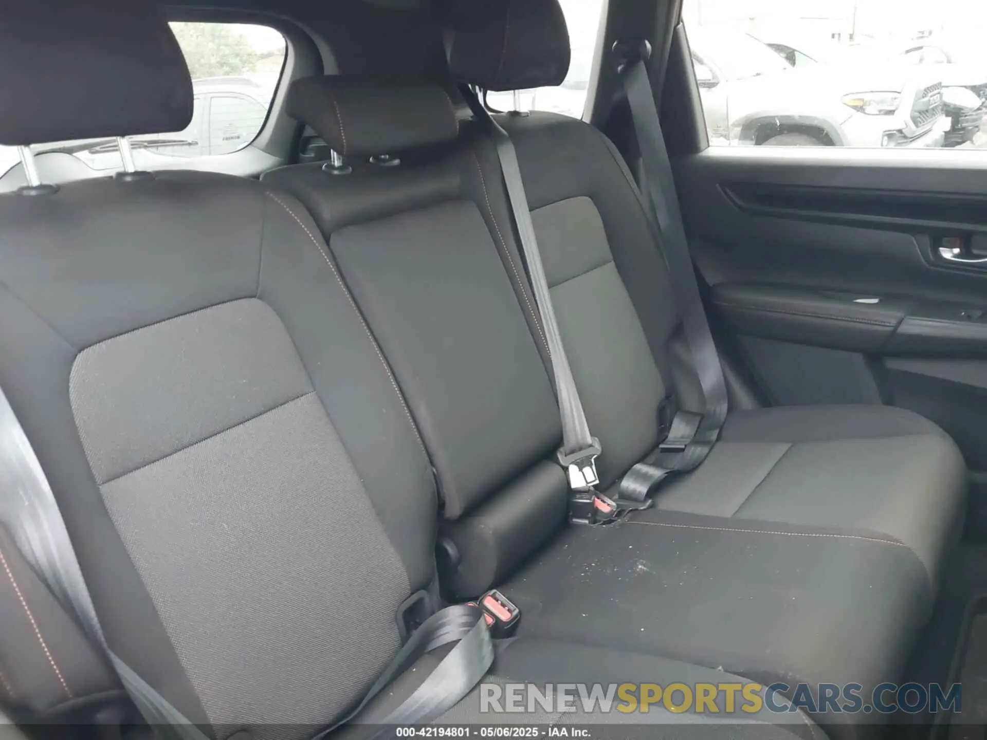 8 Photograph of a damaged car 2HKRS6H58PH814138 HONDA CR-V HYBRID 2023