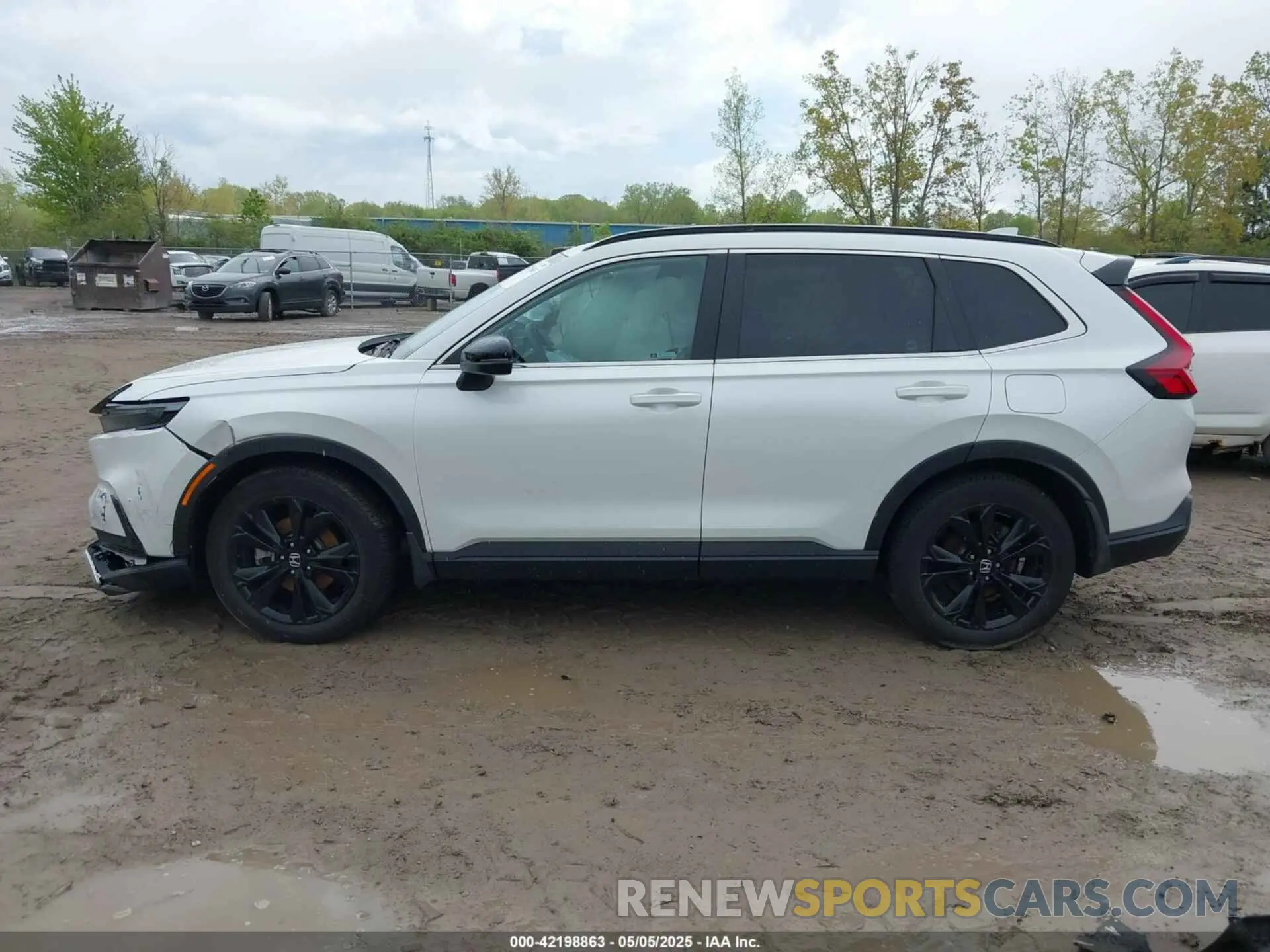13 Photograph of a damaged car 2HKRS6H90PH804285 HONDA CR-V HYBRID 2023