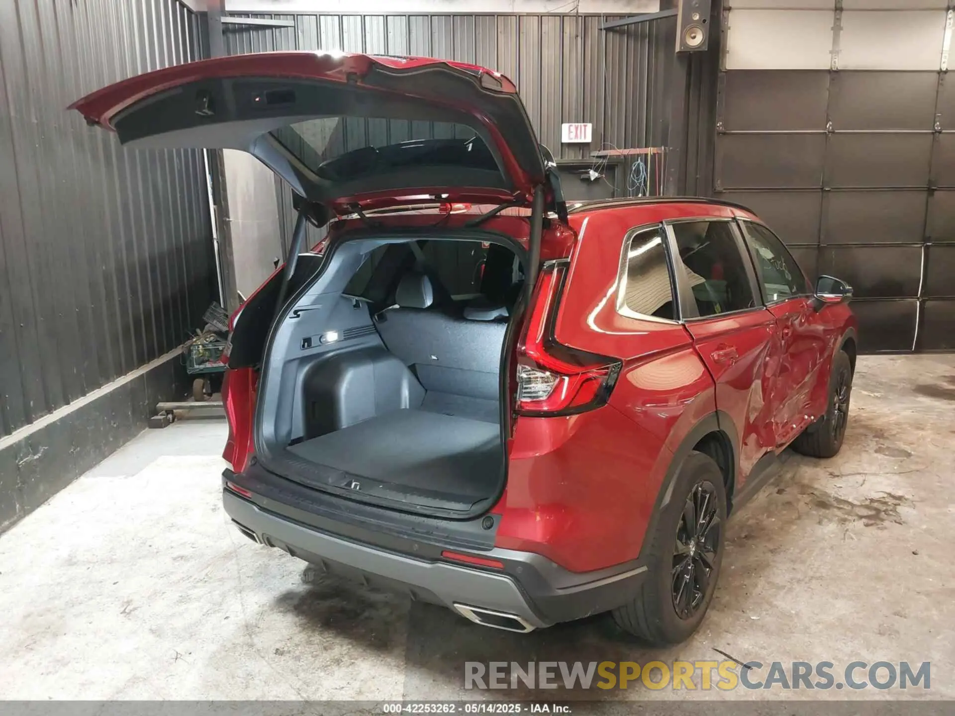 4 Photograph of a damaged car 2HKRS6H94PH814978 HONDA CR-V HYBRID 2023