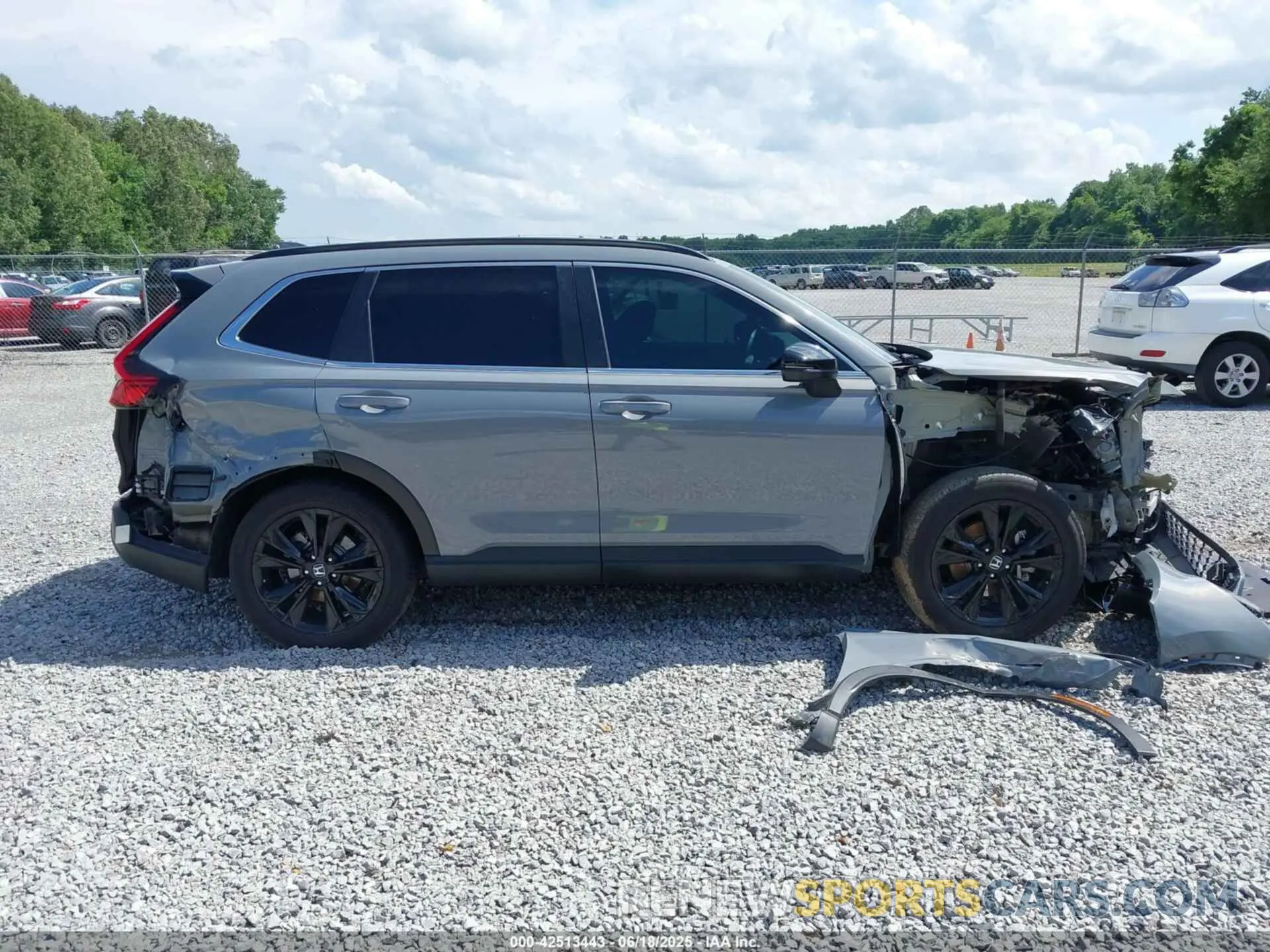 14 Photograph of a damaged car 2HKRS6H95PH800362 HONDA CR-V HYBRID 2023