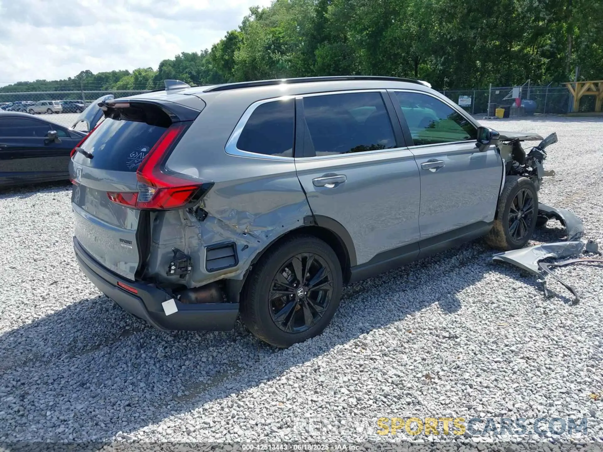 4 Photograph of a damaged car 2HKRS6H95PH800362 HONDA CR-V HYBRID 2023