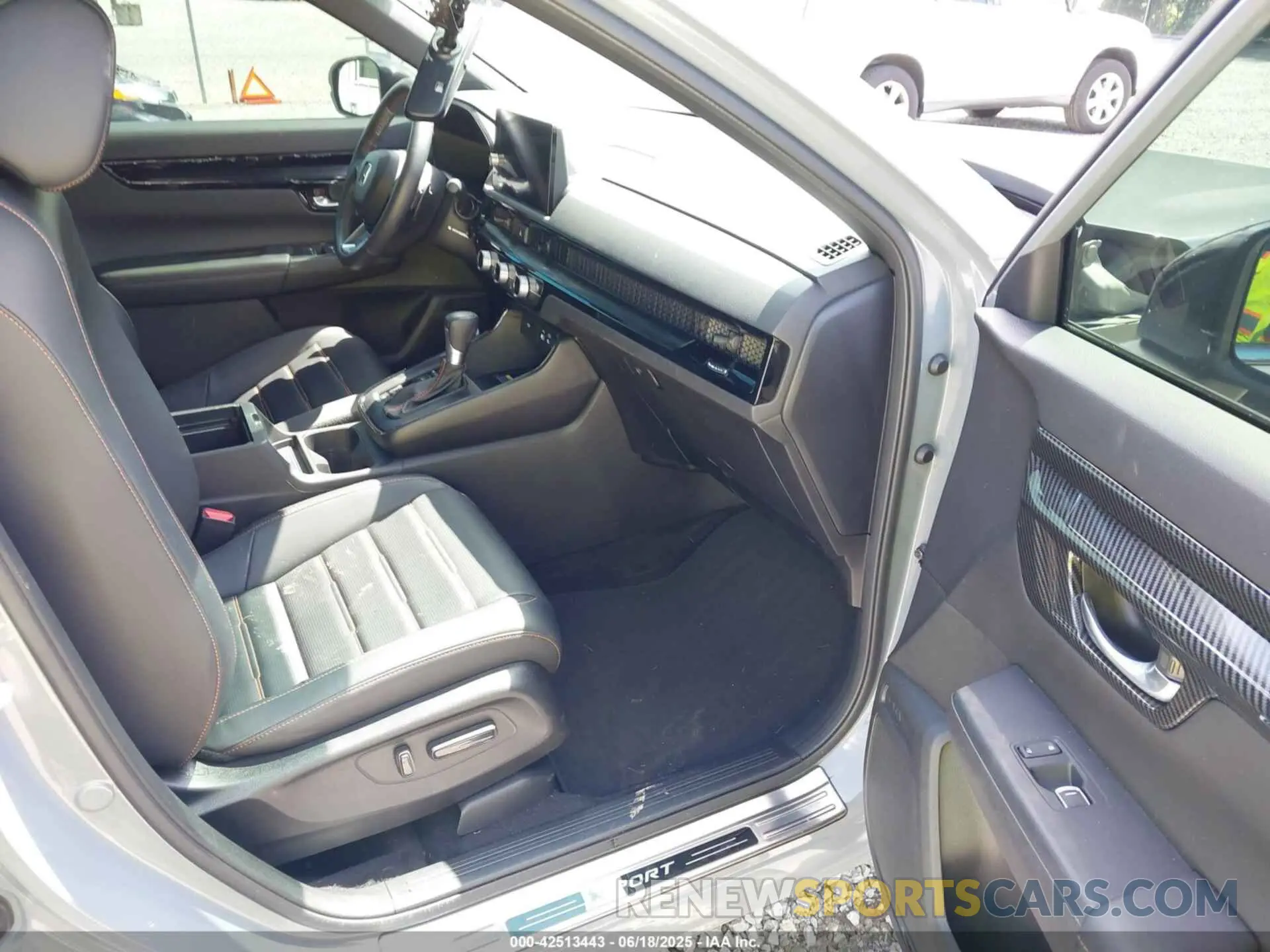 5 Photograph of a damaged car 2HKRS6H95PH800362 HONDA CR-V HYBRID 2023