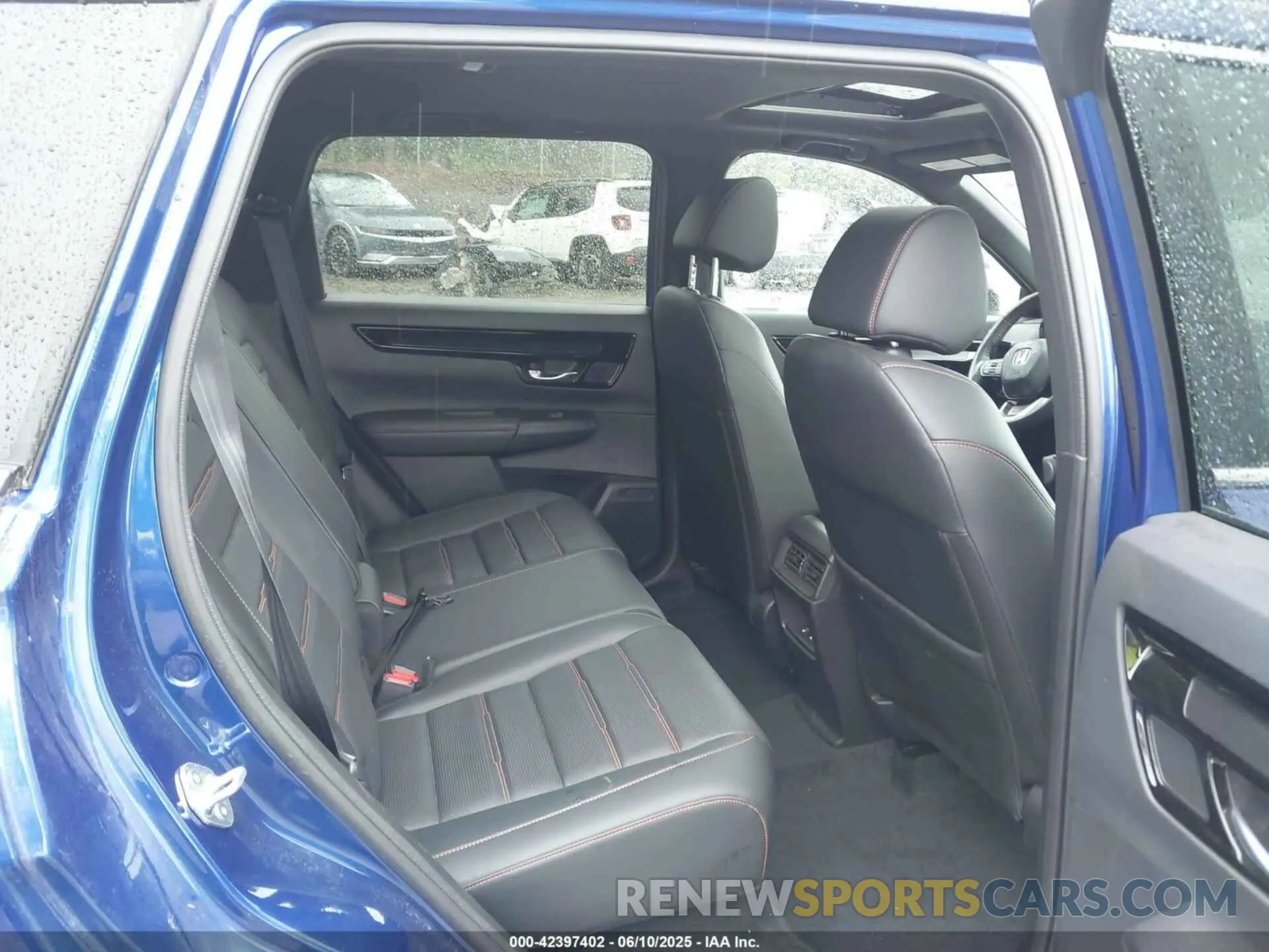 8 Photograph of a damaged car 2HKRS6H97PH805241 HONDA CR-V HYBRID 2023