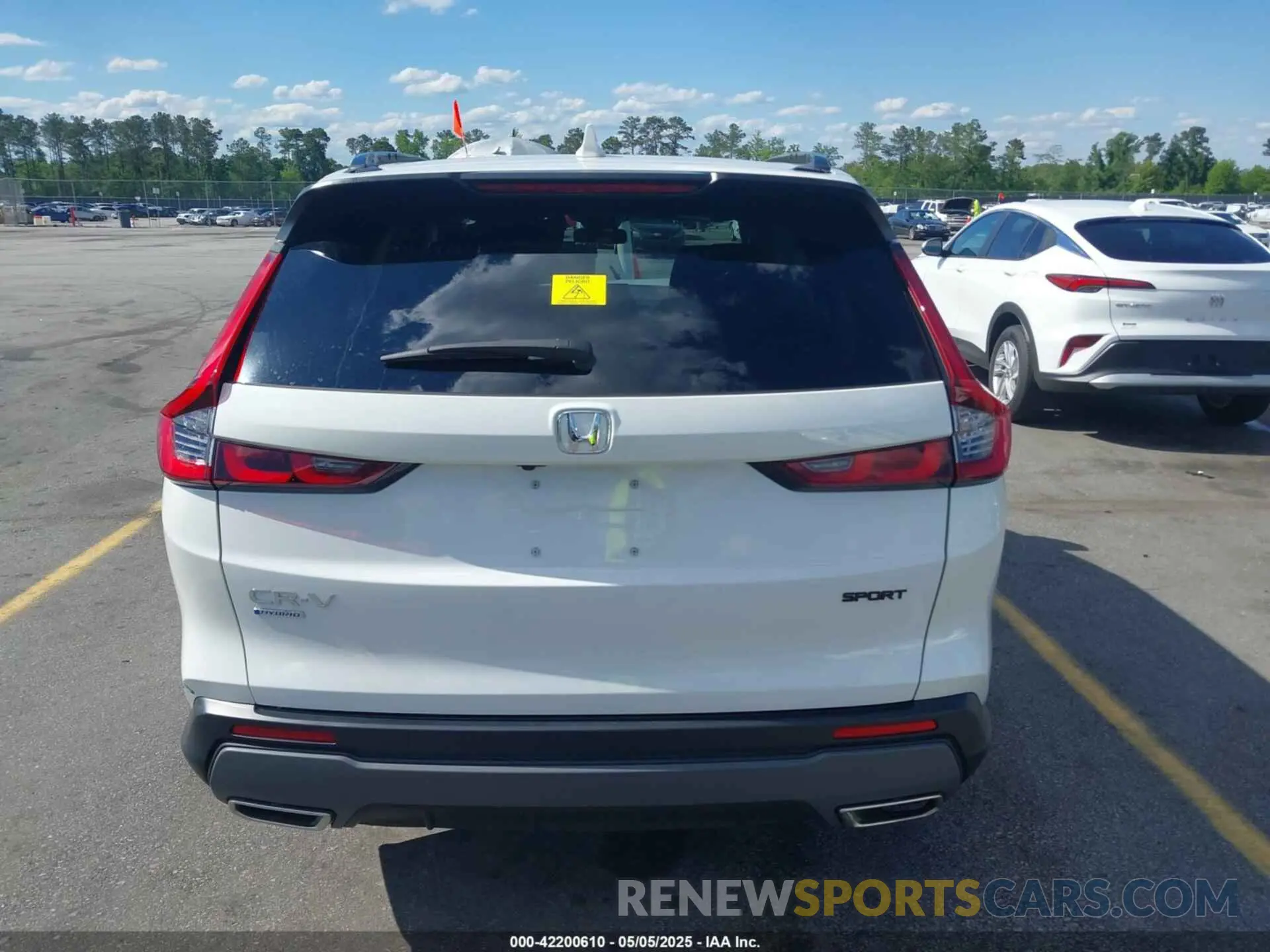16 Photograph of a damaged car 5J6RS5H55PL000013 HONDA CR-V HYBRID 2023