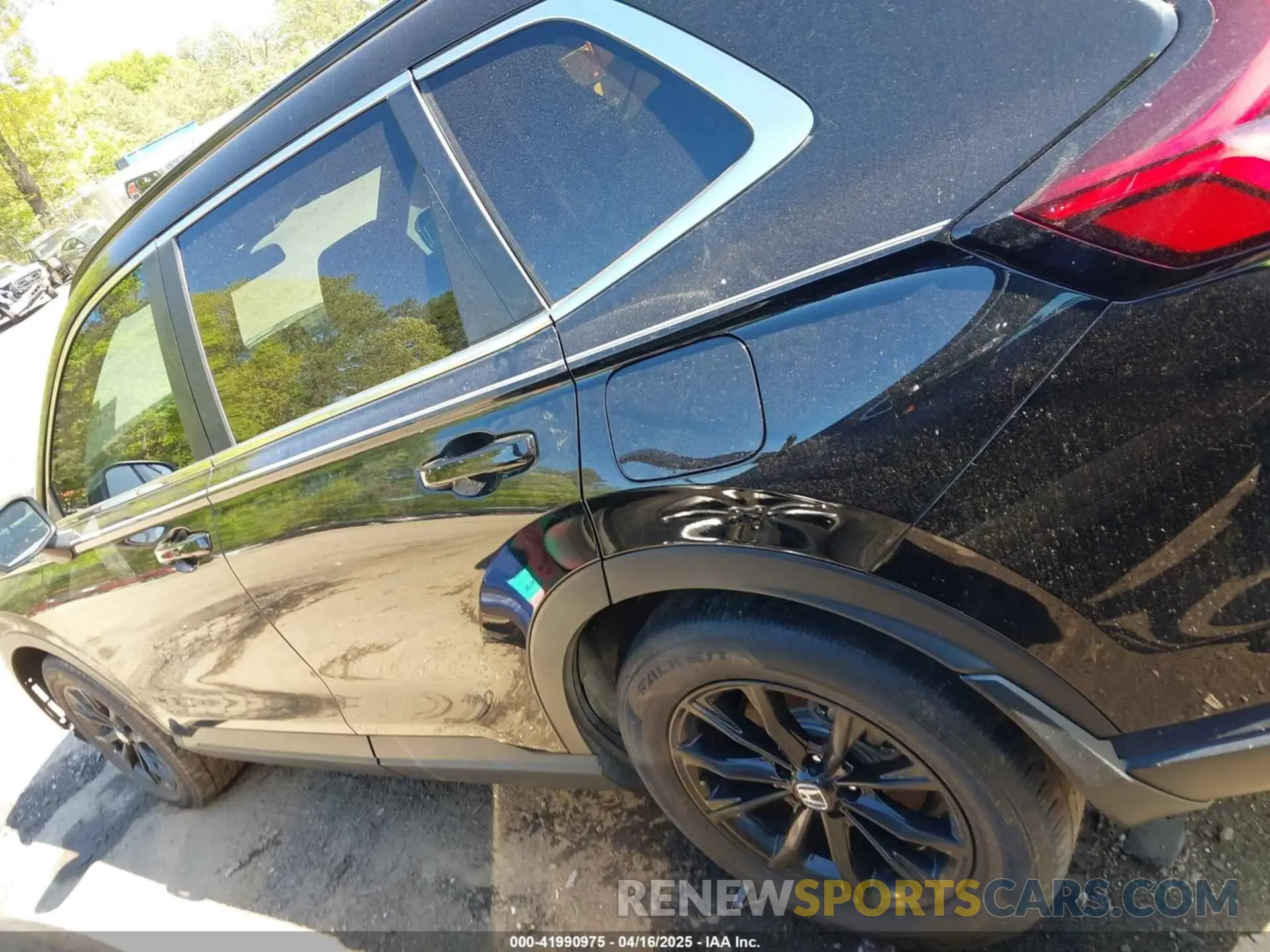 15 Photograph of a damaged car 5J6RS6H54PL000235 HONDA CR-V HYBRID 2023