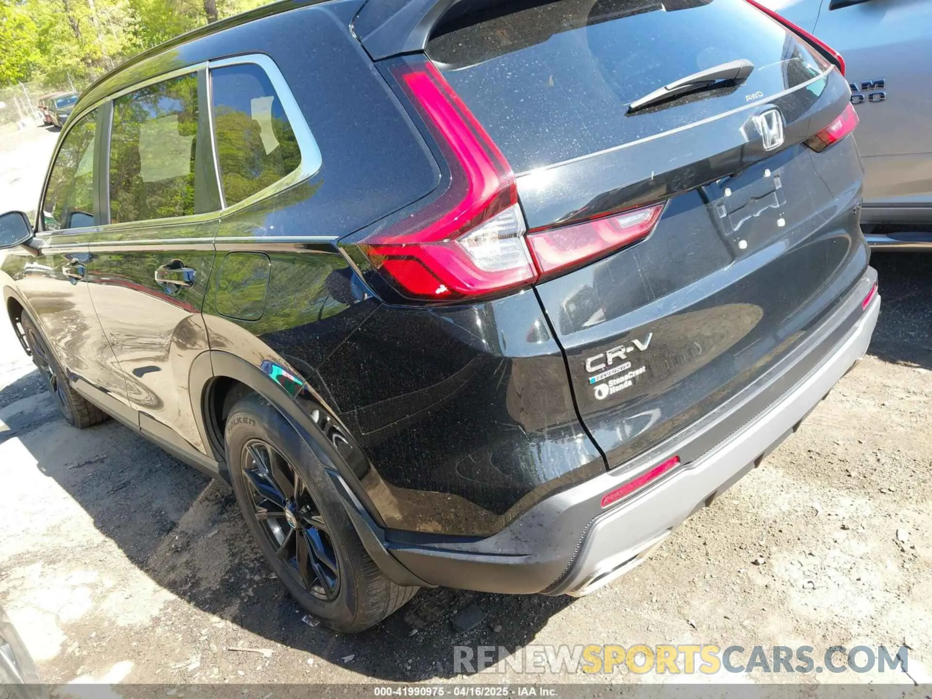 3 Photograph of a damaged car 5J6RS6H54PL000235 HONDA CR-V HYBRID 2023
