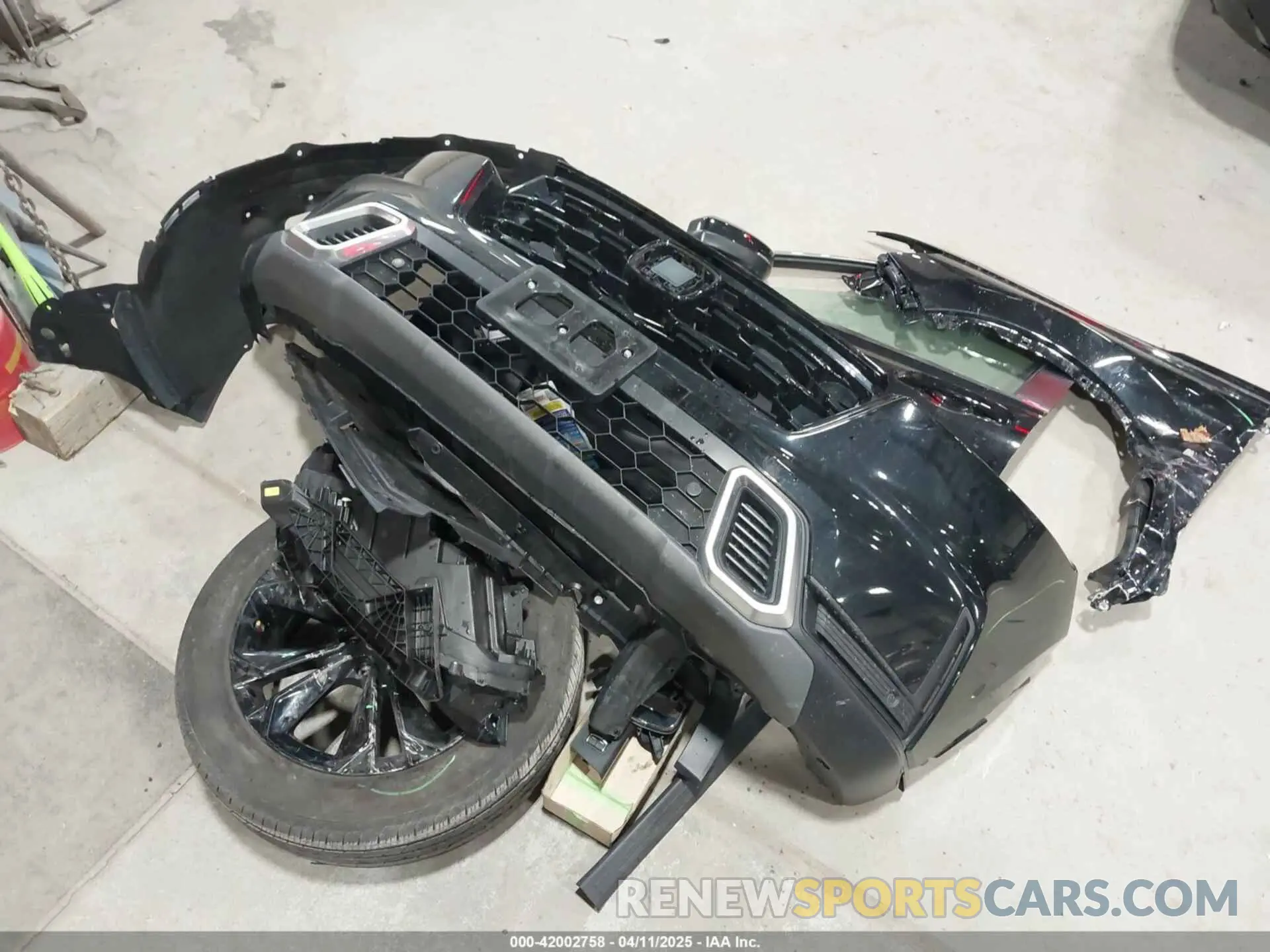 12 Photograph of a damaged car 5J6RS6H90PL008352 HONDA CR-V HYBRID 2023