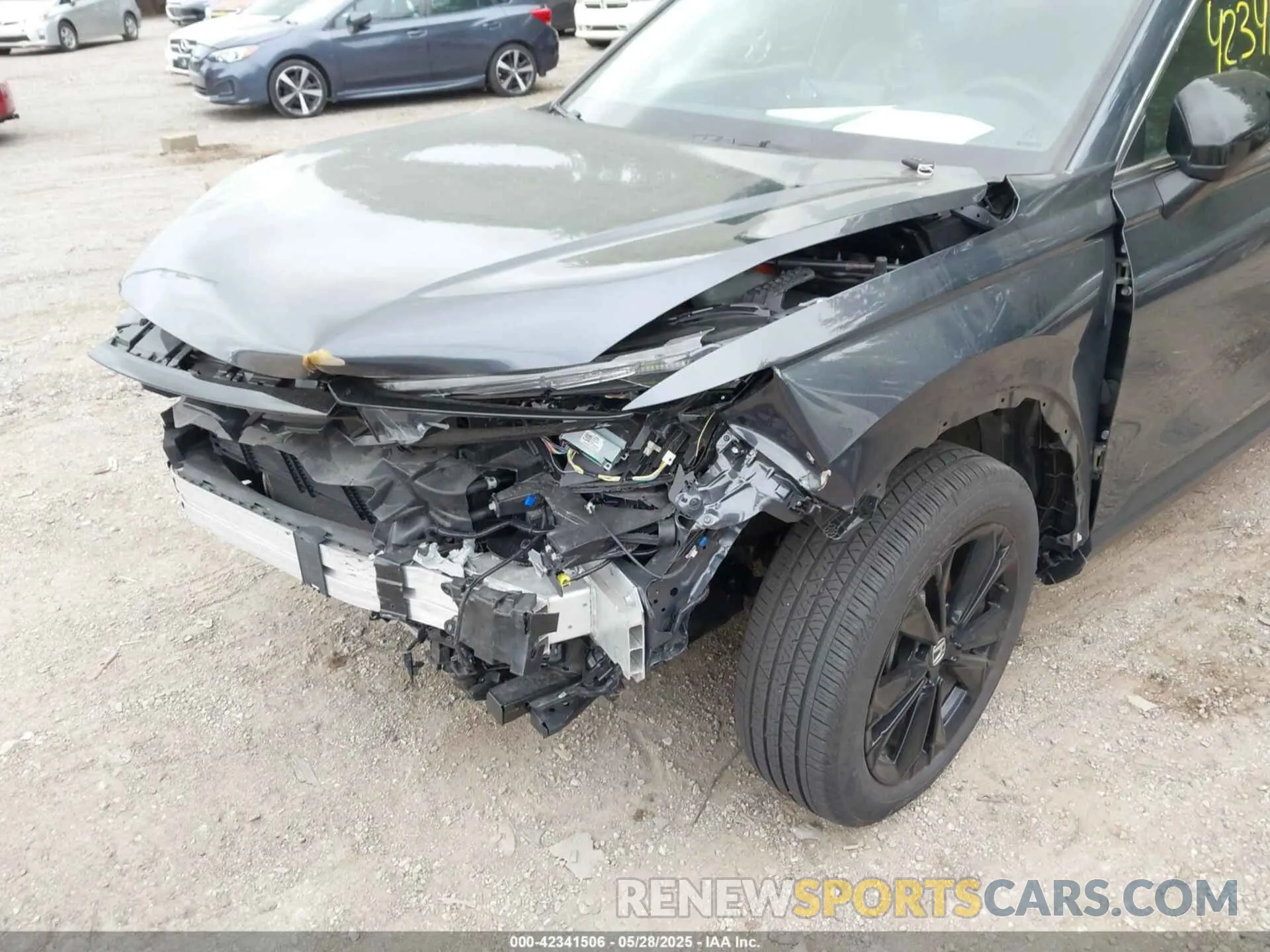 6 Photograph of a damaged car 5J6RS6H95PL000375 HONDA CR-V HYBRID 2023