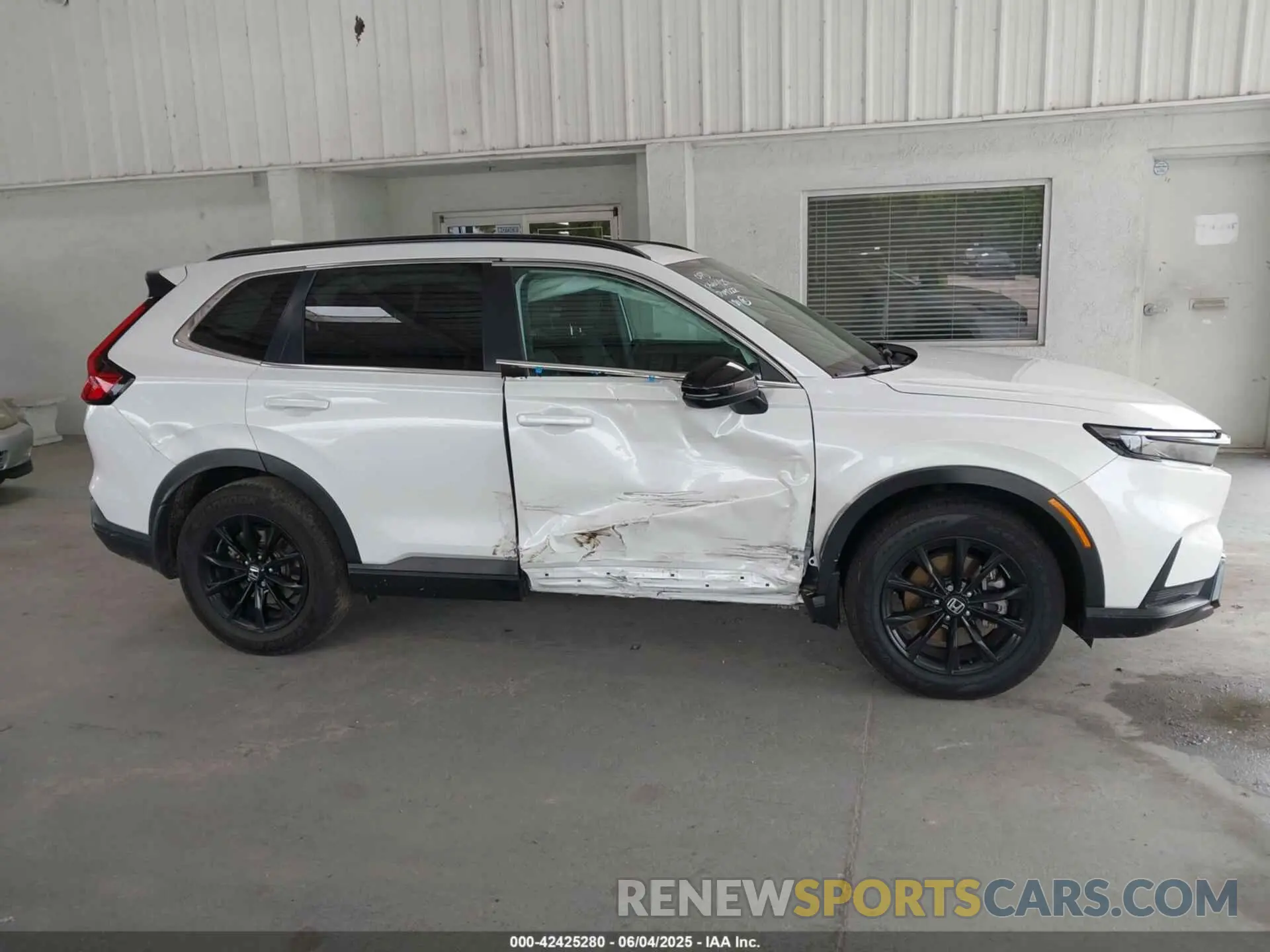 12 Photograph of a damaged car 7FARS5H50PE002202 HONDA CR-V HYBRID 2023