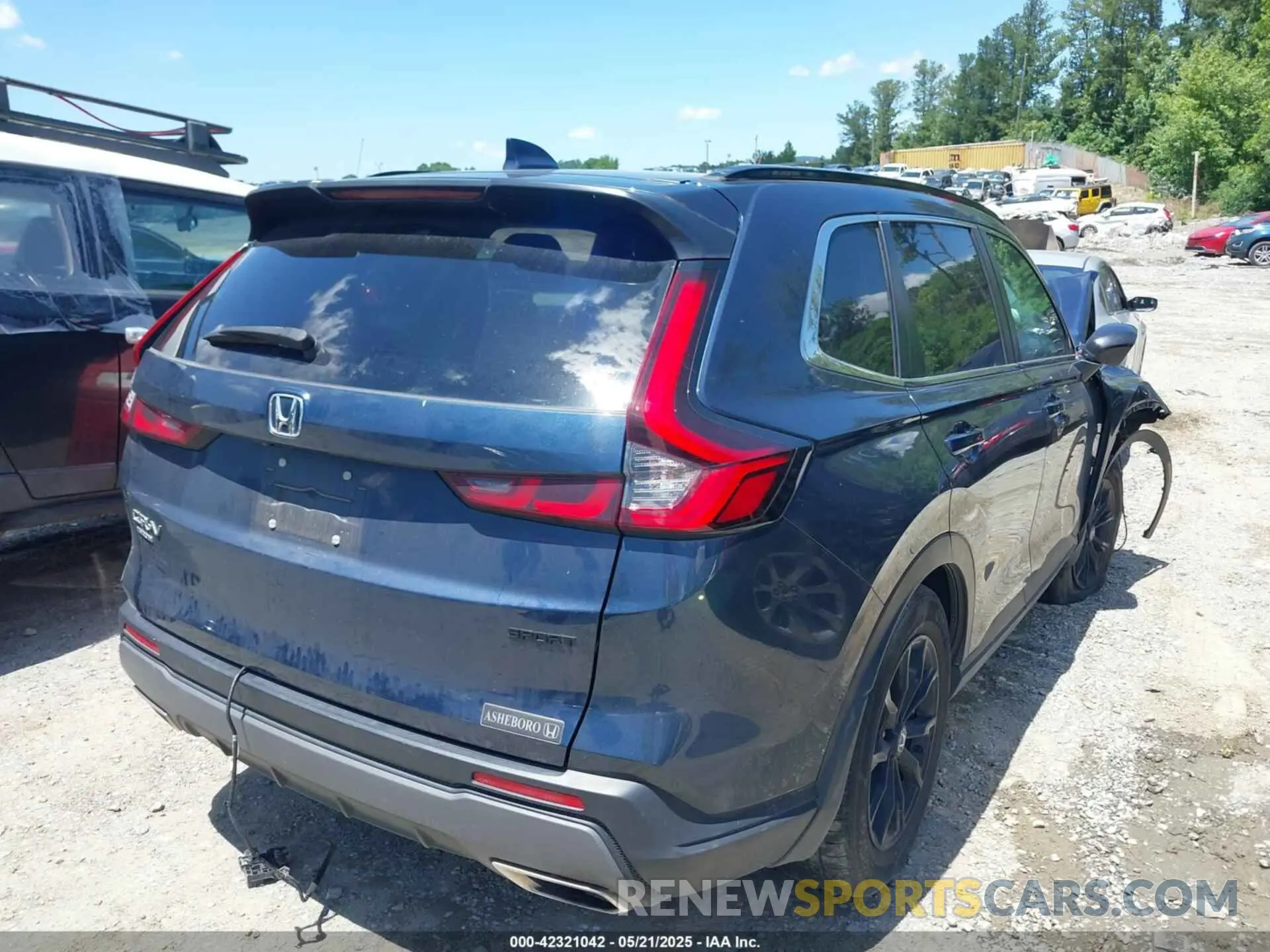 4 Photograph of a damaged car 7FARS5H53PE001111 HONDA CR-V HYBRID 2023