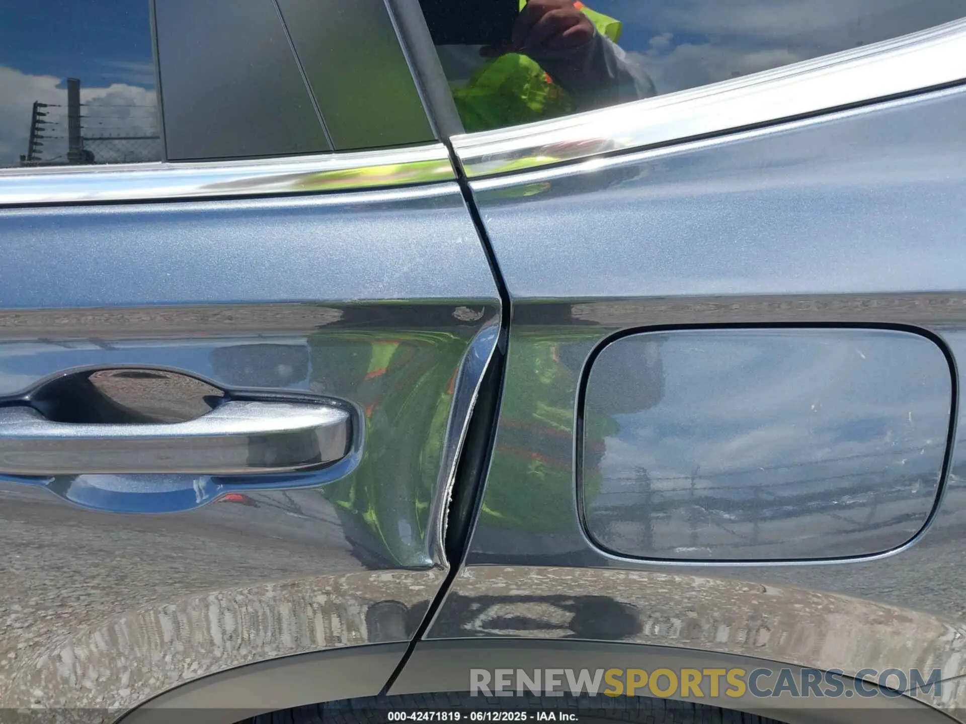 6 Photograph of a damaged car 7FARS5H54PE001747 HONDA CR-V HYBRID 2023