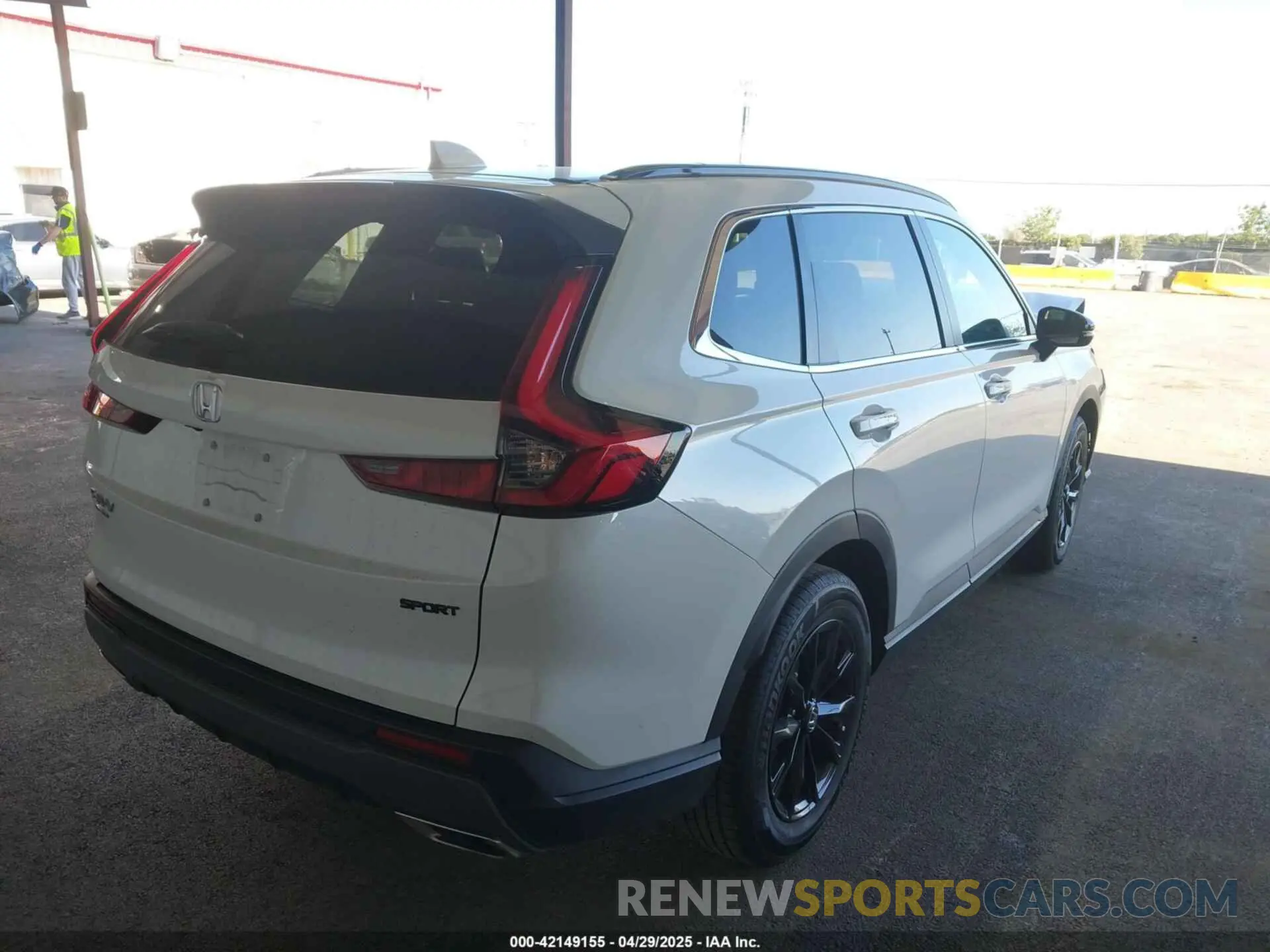 4 Photograph of a damaged car 7FARS5H57PE005114 HONDA CR-V HYBRID 2023