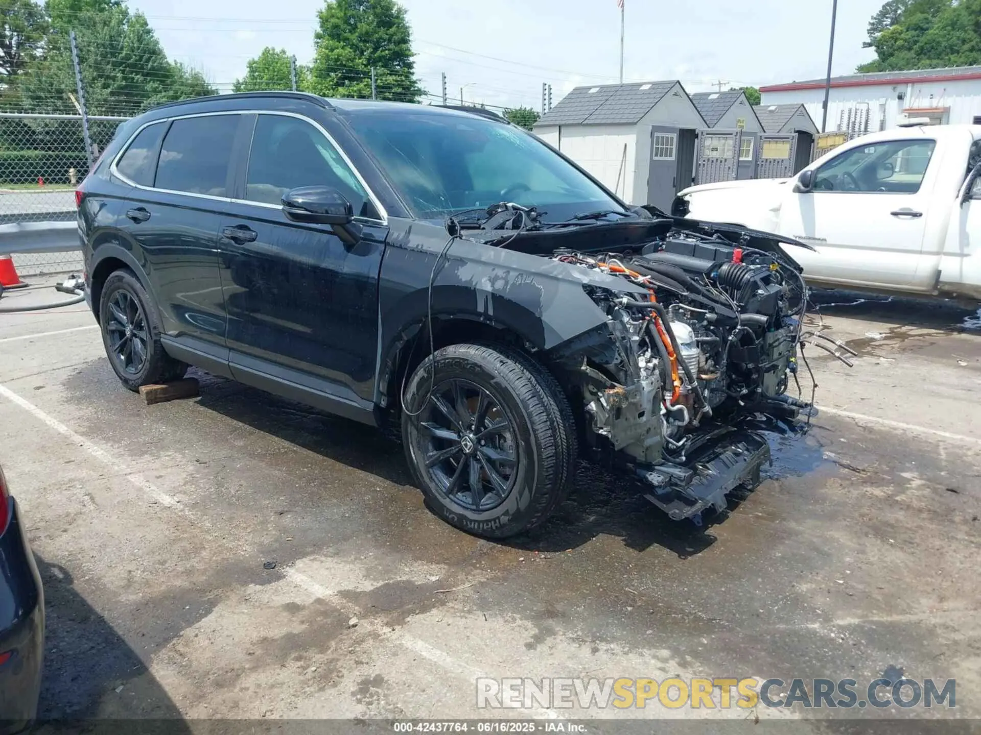 1 Photograph of a damaged car 7FARS5H57PE012726 HONDA CR-V HYBRID 2023
