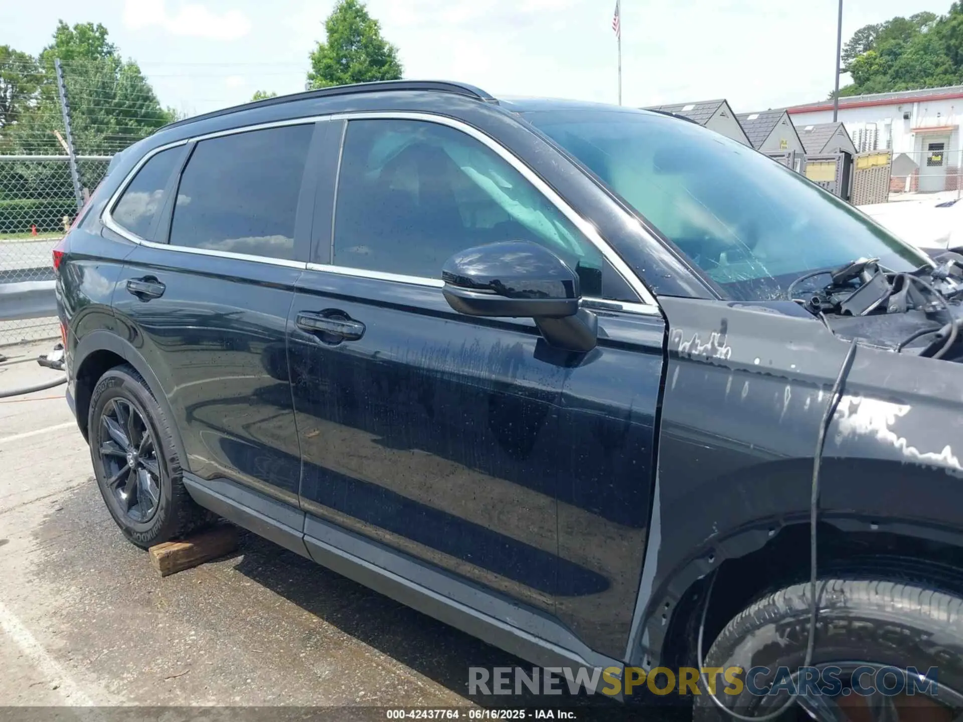 14 Photograph of a damaged car 7FARS5H57PE012726 HONDA CR-V HYBRID 2023