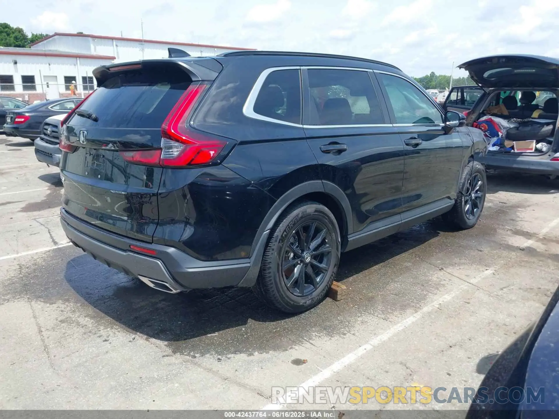 4 Photograph of a damaged car 7FARS5H57PE012726 HONDA CR-V HYBRID 2023
