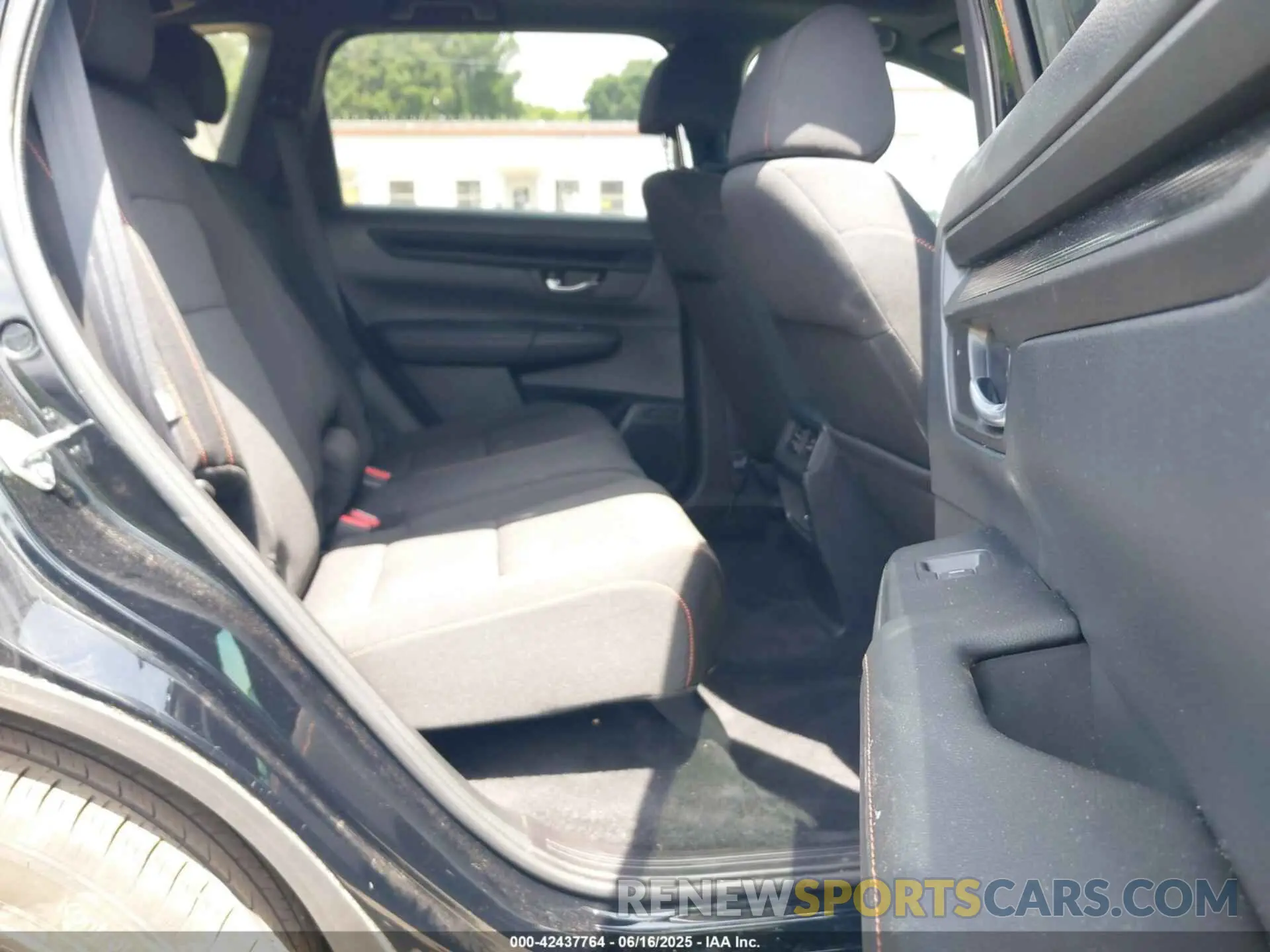 8 Photograph of a damaged car 7FARS5H57PE012726 HONDA CR-V HYBRID 2023