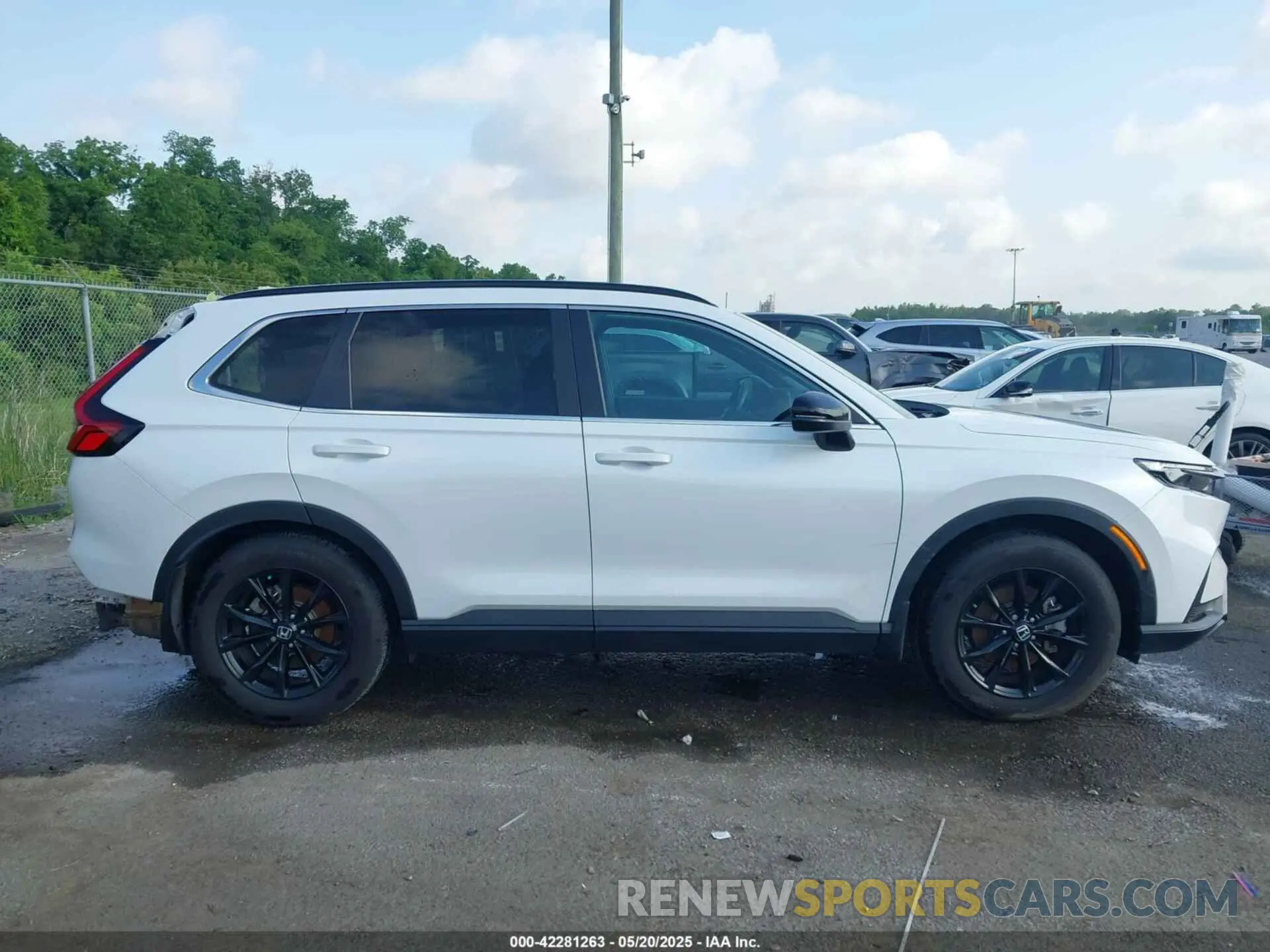 13 Photograph of a damaged car 7FARS5H5XPE009237 HONDA CR-V HYBRID 2023