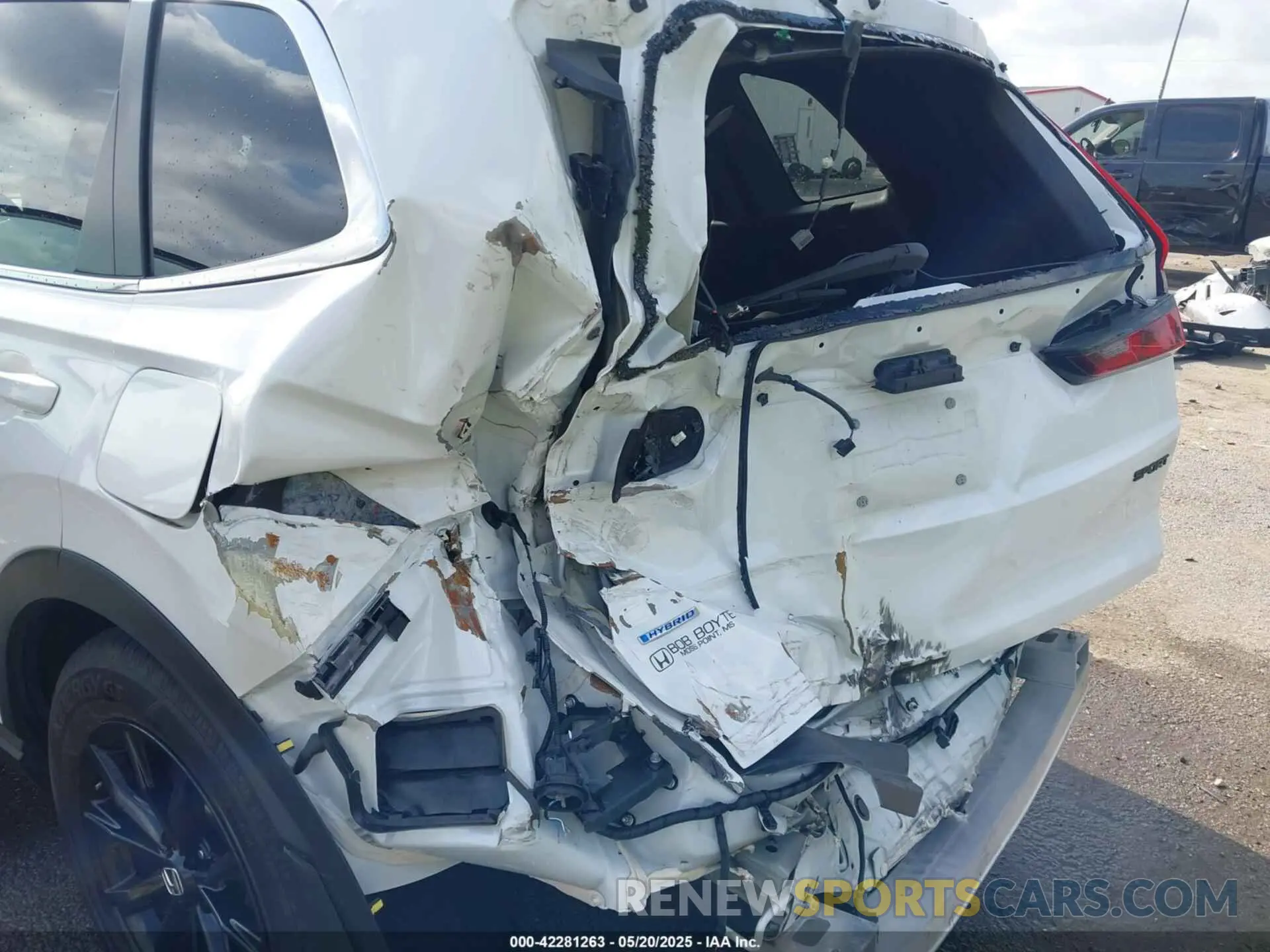 6 Photograph of a damaged car 7FARS5H5XPE009237 HONDA CR-V HYBRID 2023