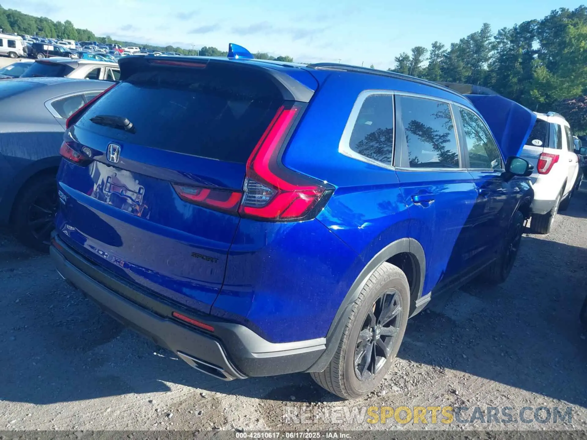 4 Photograph of a damaged car 7FARS6H54PE035130 HONDA CR-V HYBRID 2023