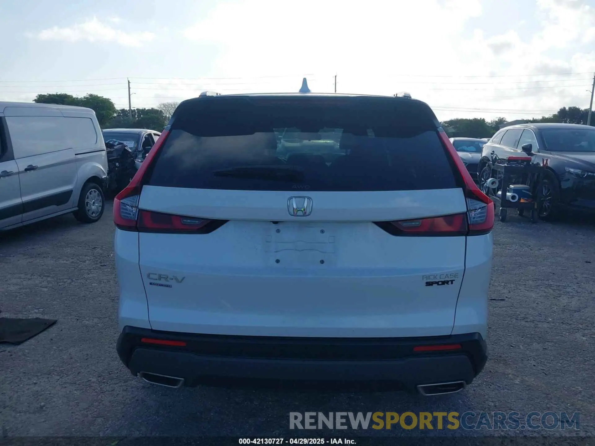 17 Photograph of a damaged car 7FARS6H59PE033471 HONDA CR-V HYBRID 2023