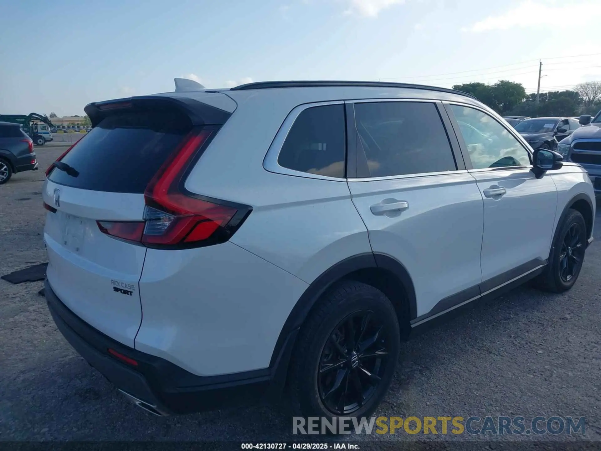 4 Photograph of a damaged car 7FARS6H59PE033471 HONDA CR-V HYBRID 2023
