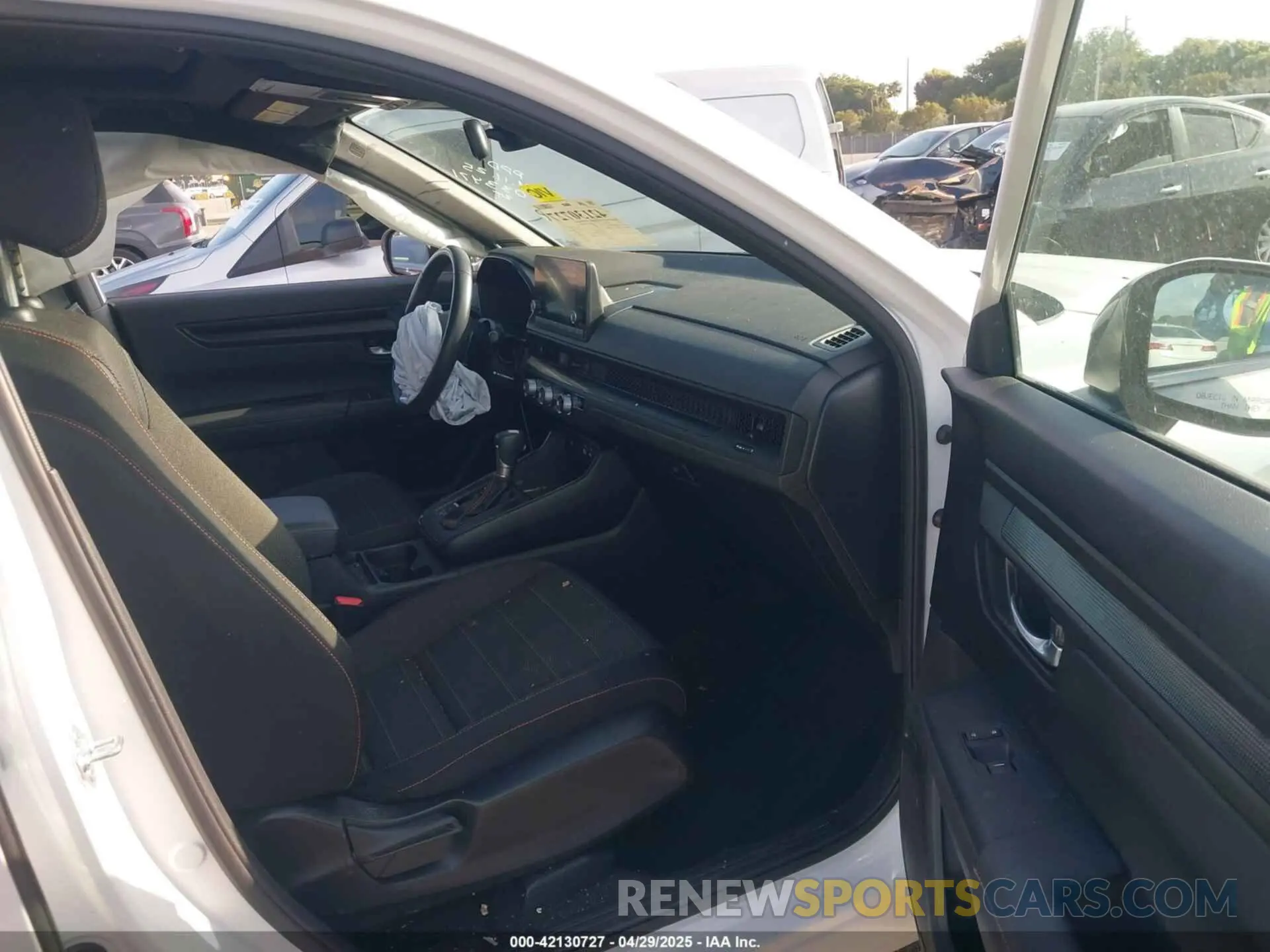 5 Photograph of a damaged car 7FARS6H59PE033471 HONDA CR-V HYBRID 2023