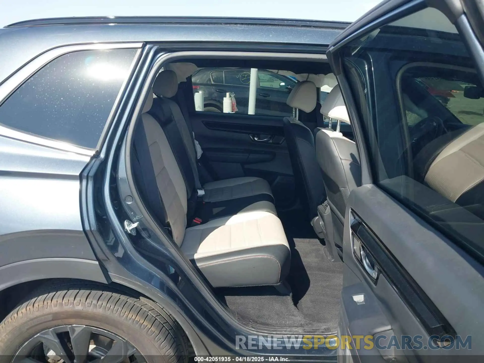 8 Photograph of a damaged car 7FARS6H93PE006883 HONDA CR-V HYBRID 2023