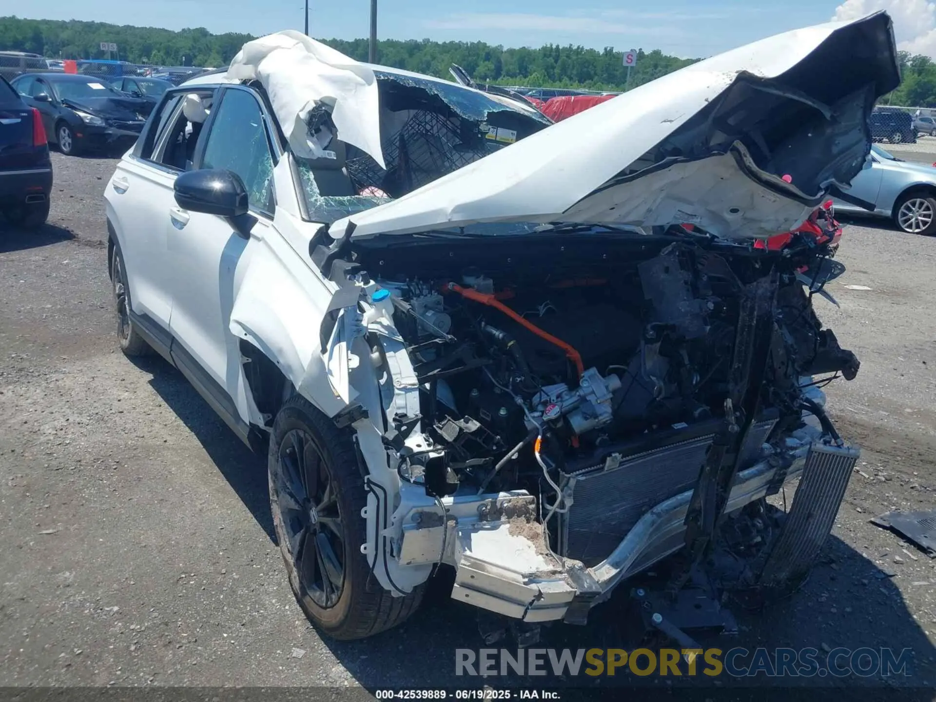 6 Photograph of a damaged car 7FARS6H95PE009784 HONDA CR-V HYBRID 2023