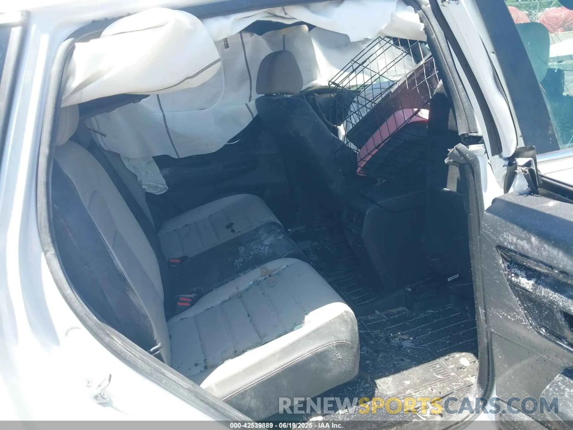 8 Photograph of a damaged car 7FARS6H95PE009784 HONDA CR-V HYBRID 2023
