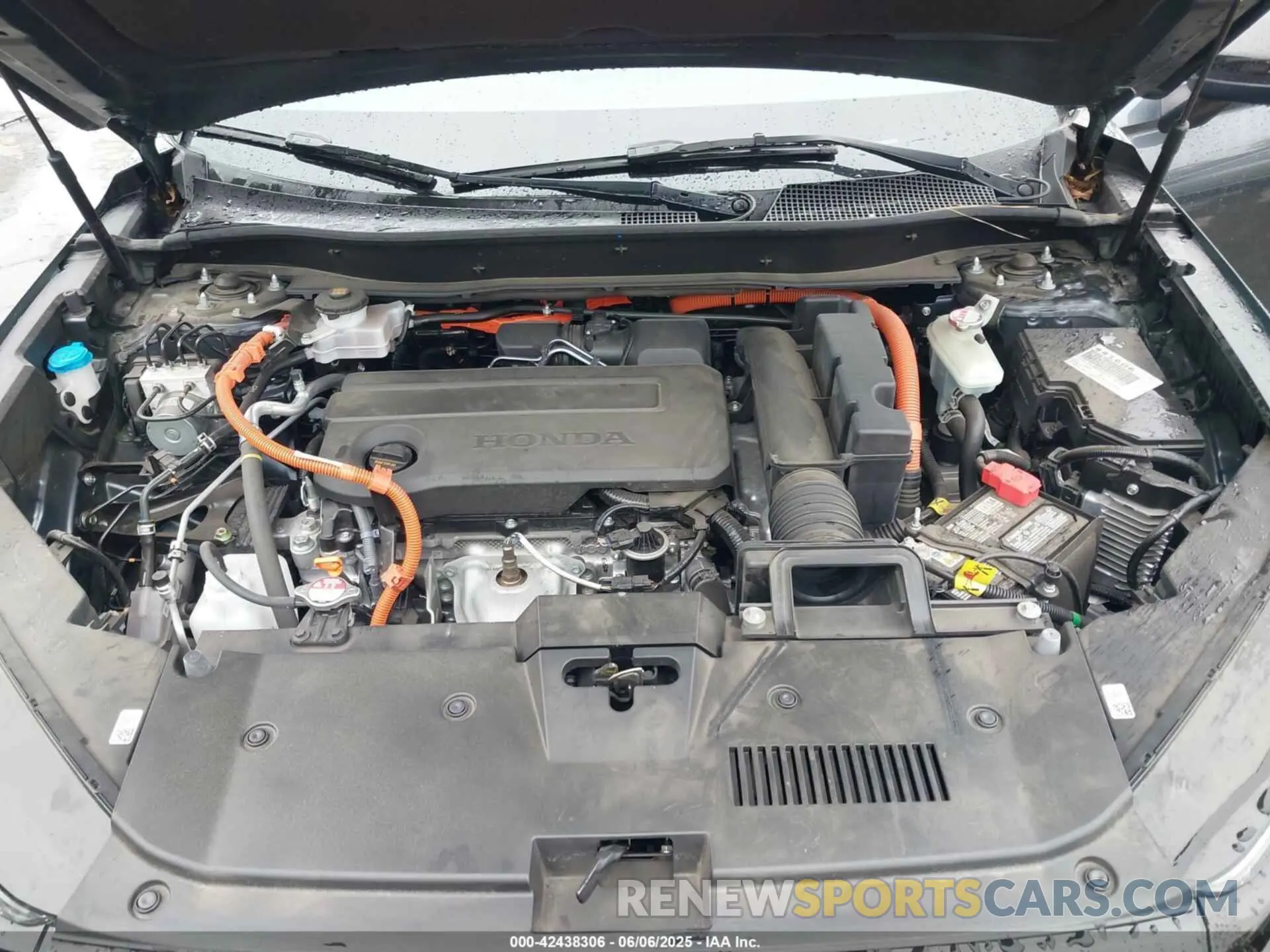 10 Photograph of a damaged car 2HKRS6H58RH814482 HONDA CR-V HYBRID 2024