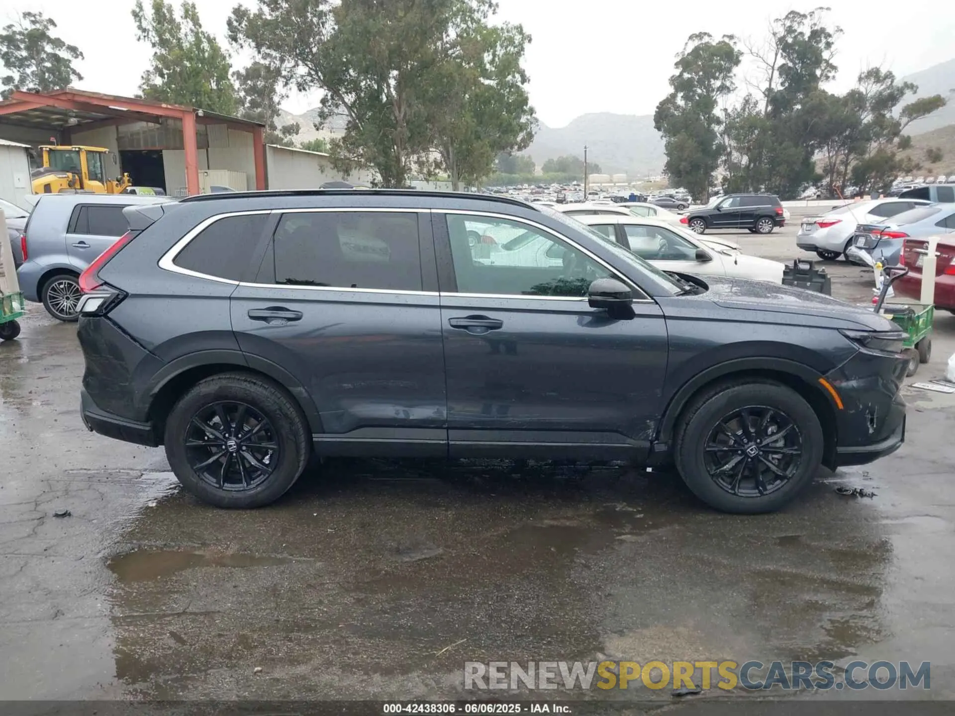 13 Photograph of a damaged car 2HKRS6H58RH814482 HONDA CR-V HYBRID 2024