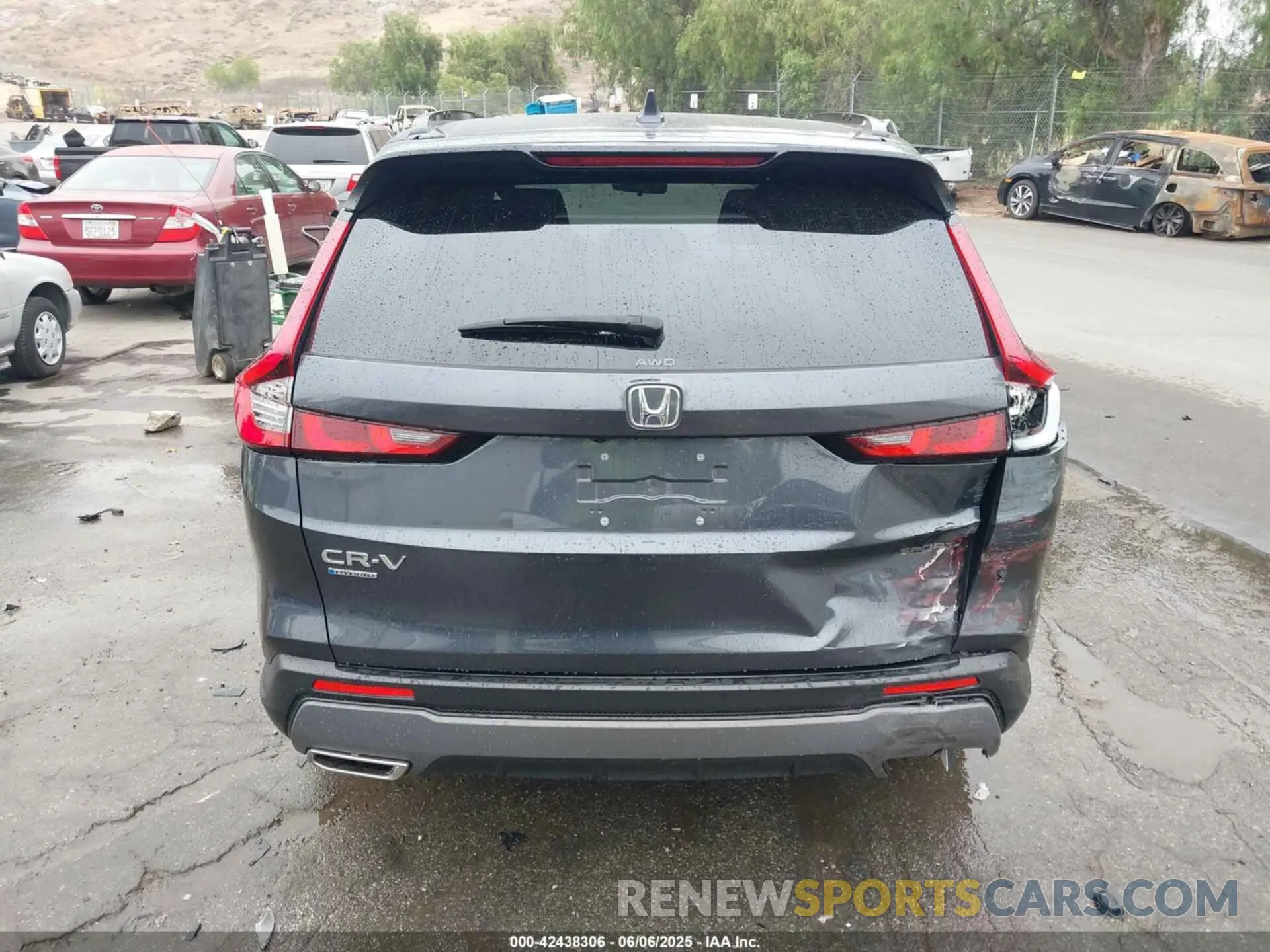 16 Photograph of a damaged car 2HKRS6H58RH814482 HONDA CR-V HYBRID 2024