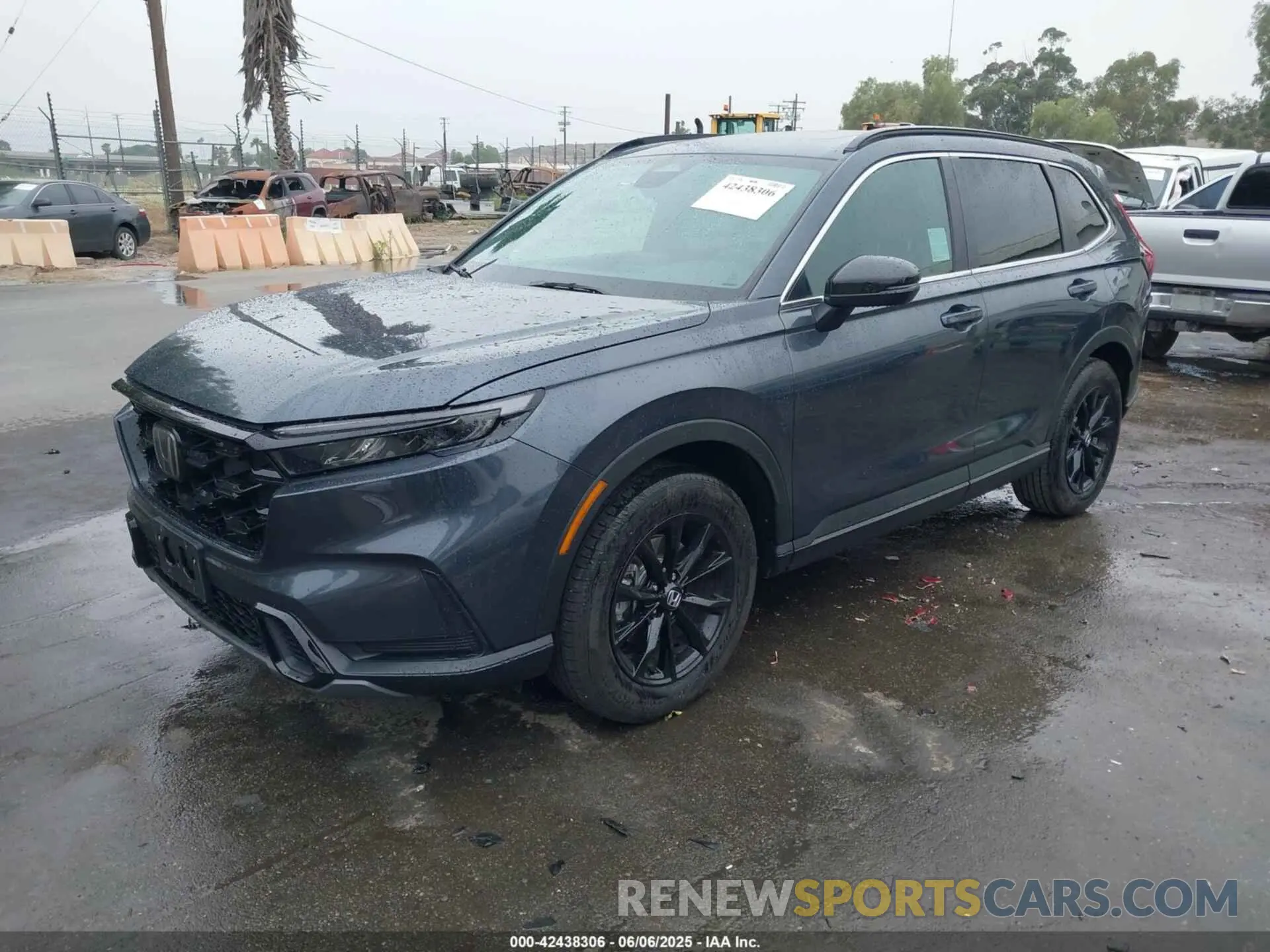 2 Photograph of a damaged car 2HKRS6H58RH814482 HONDA CR-V HYBRID 2024
