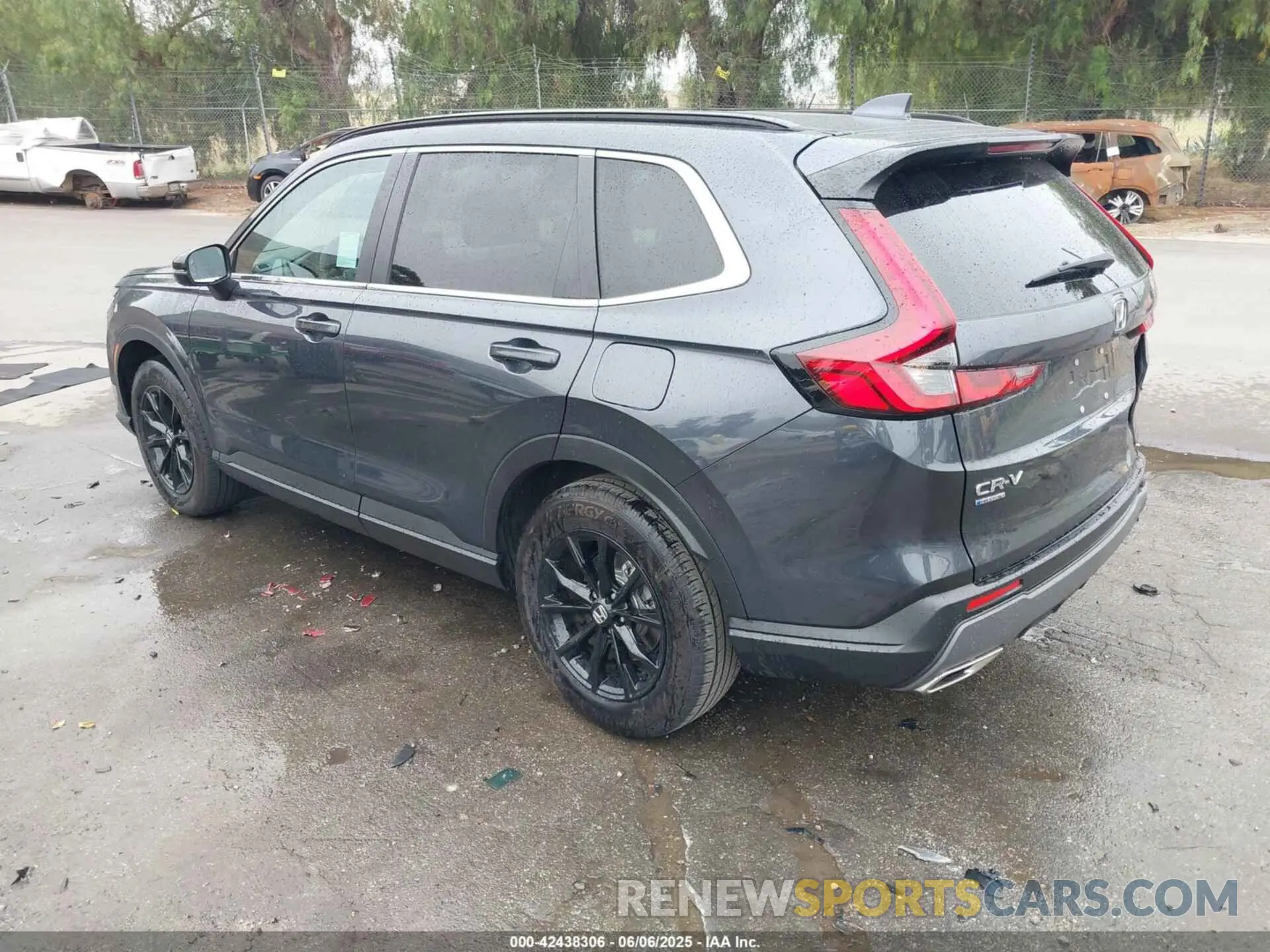 3 Photograph of a damaged car 2HKRS6H58RH814482 HONDA CR-V HYBRID 2024