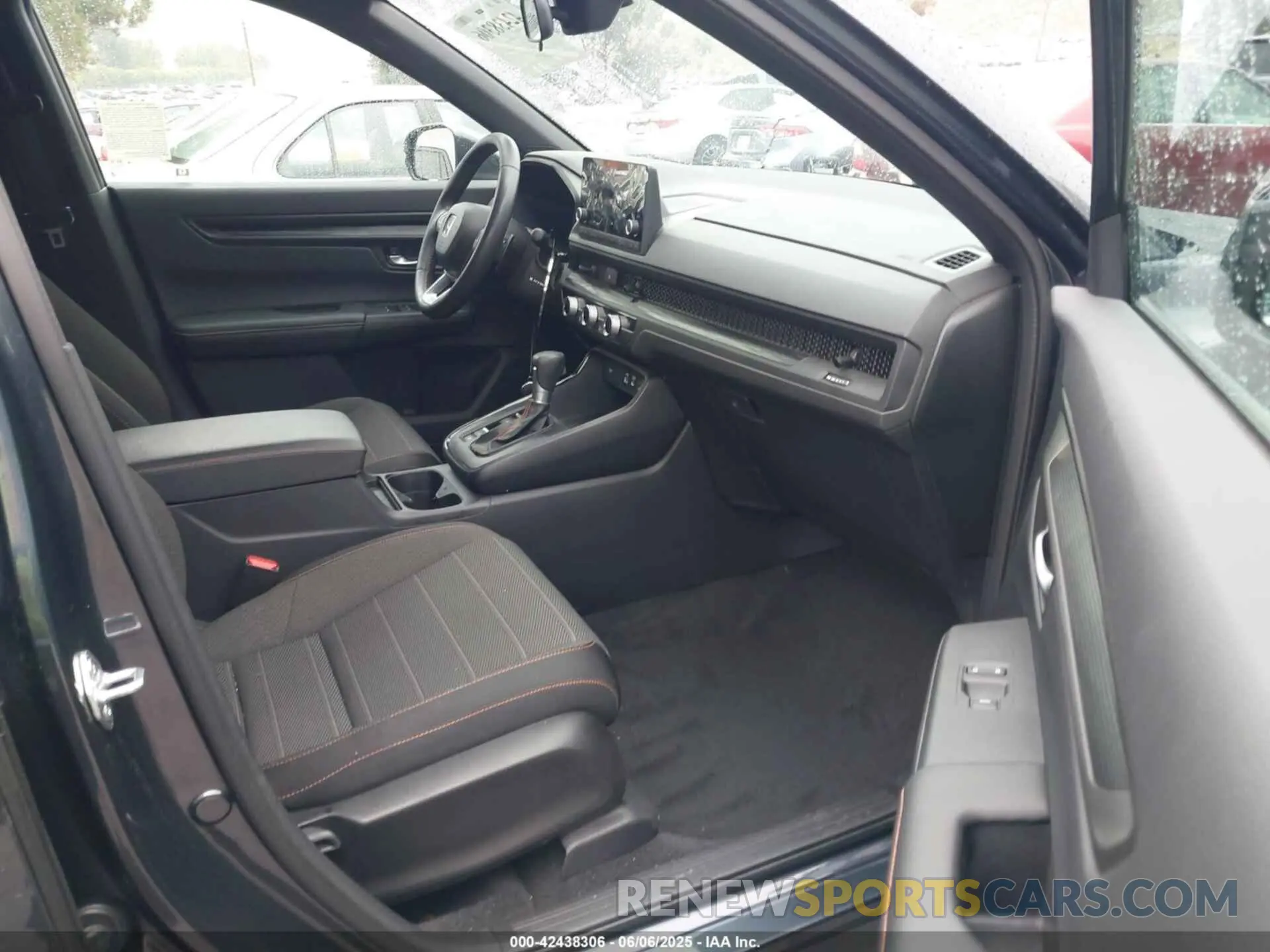 5 Photograph of a damaged car 2HKRS6H58RH814482 HONDA CR-V HYBRID 2024